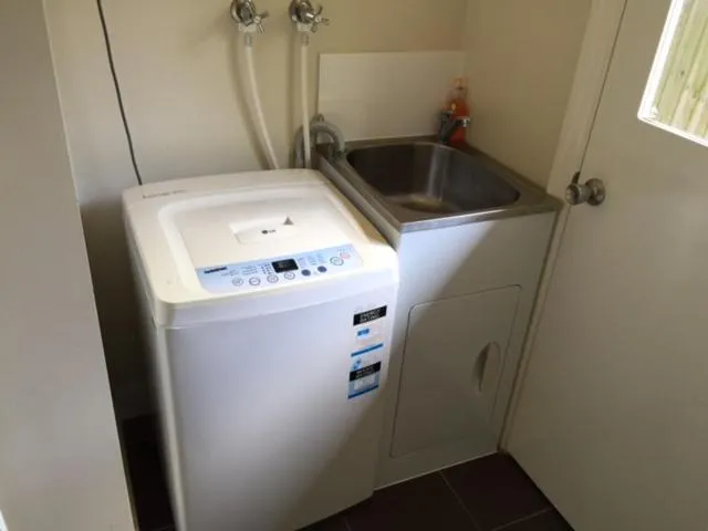 Area and facilities in Holland Park Motel