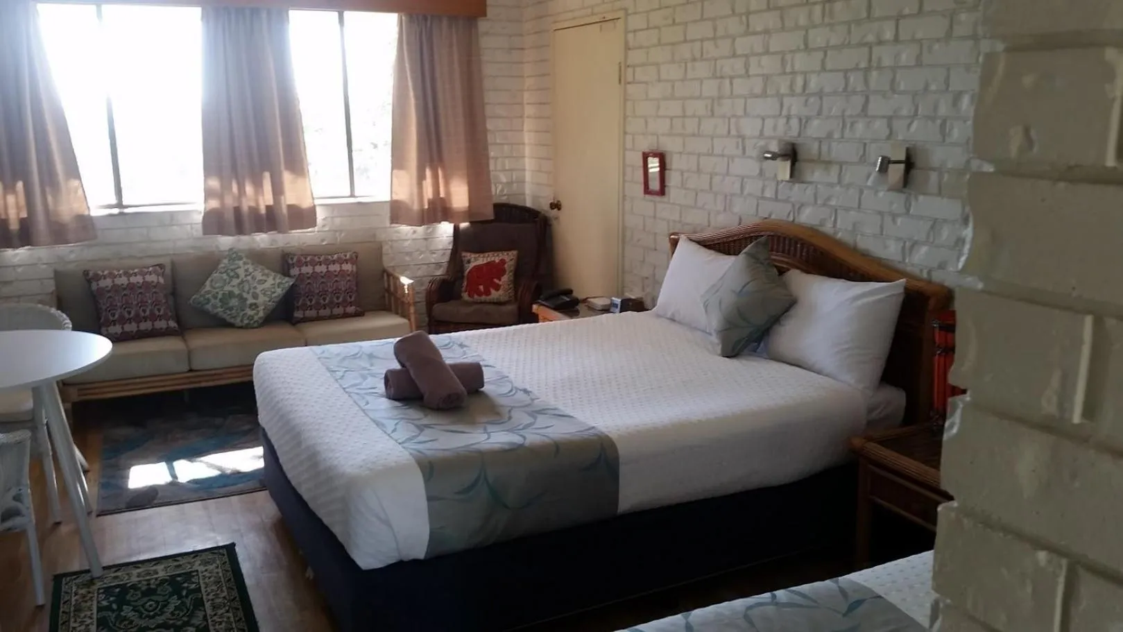 Seating area in Holland Park Motel