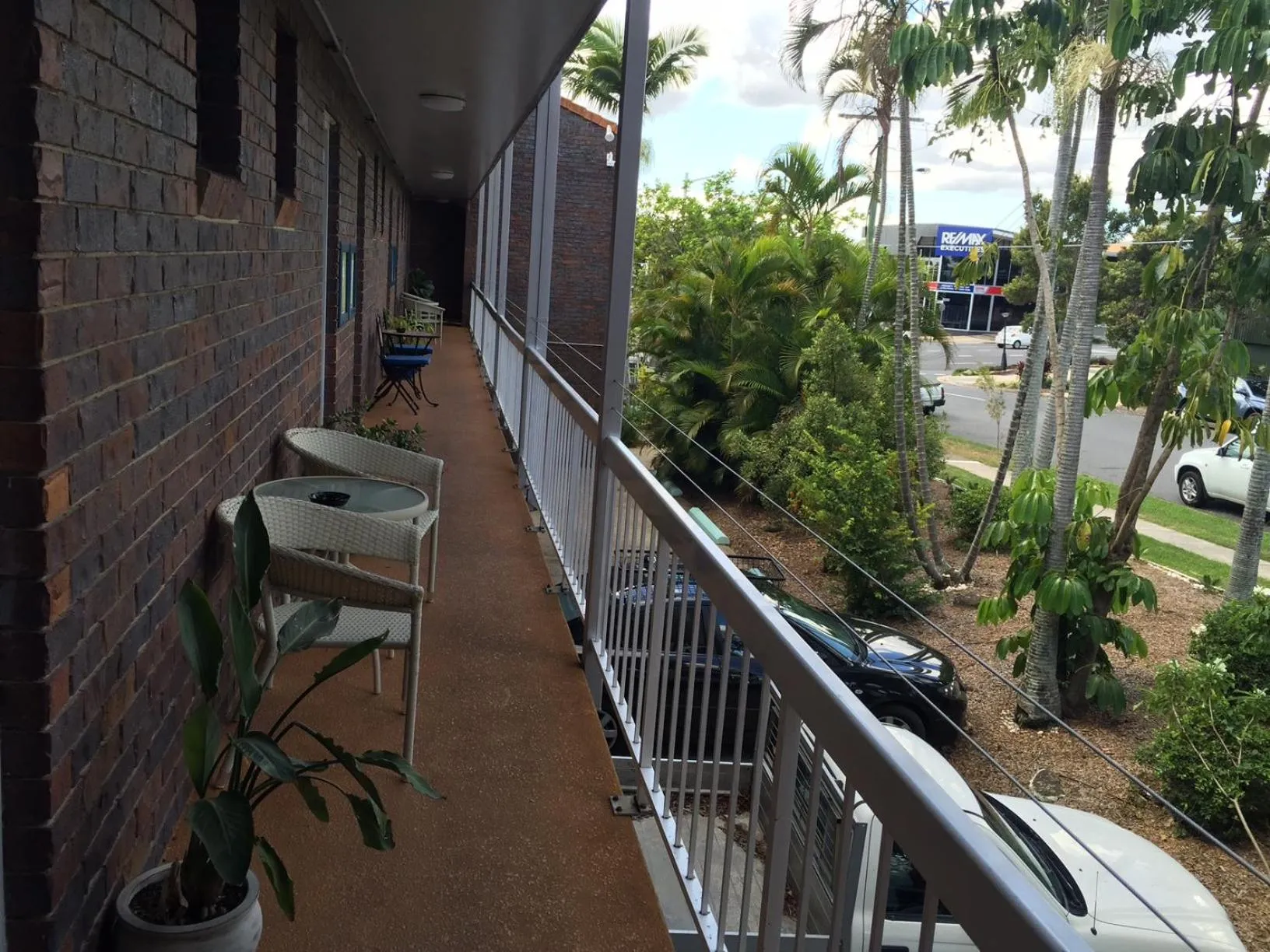 Property building in Holland Park Motel