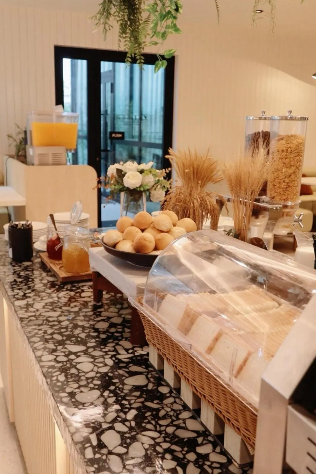 Breakfast in Mii Hotel Srinakarin