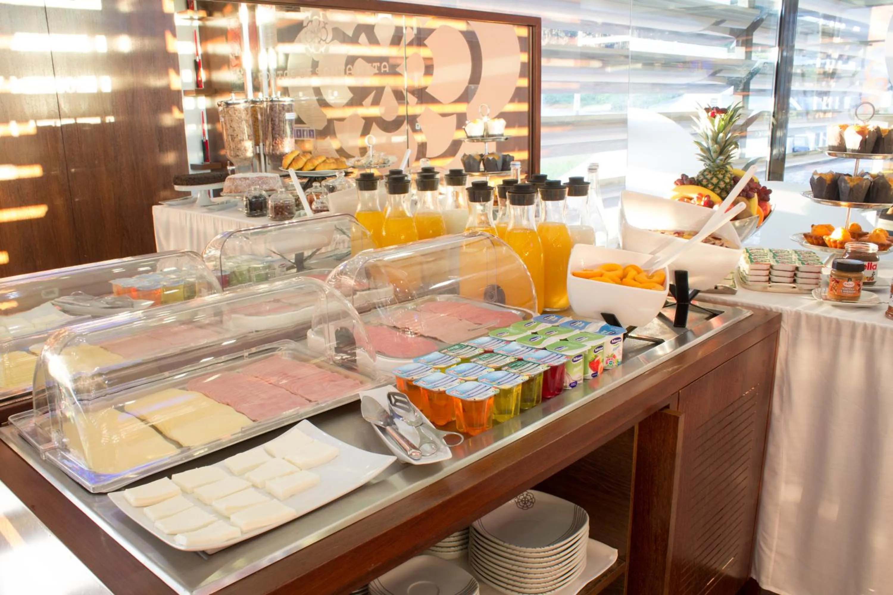 Continental breakfast in Hotel Portas De Santa Rita