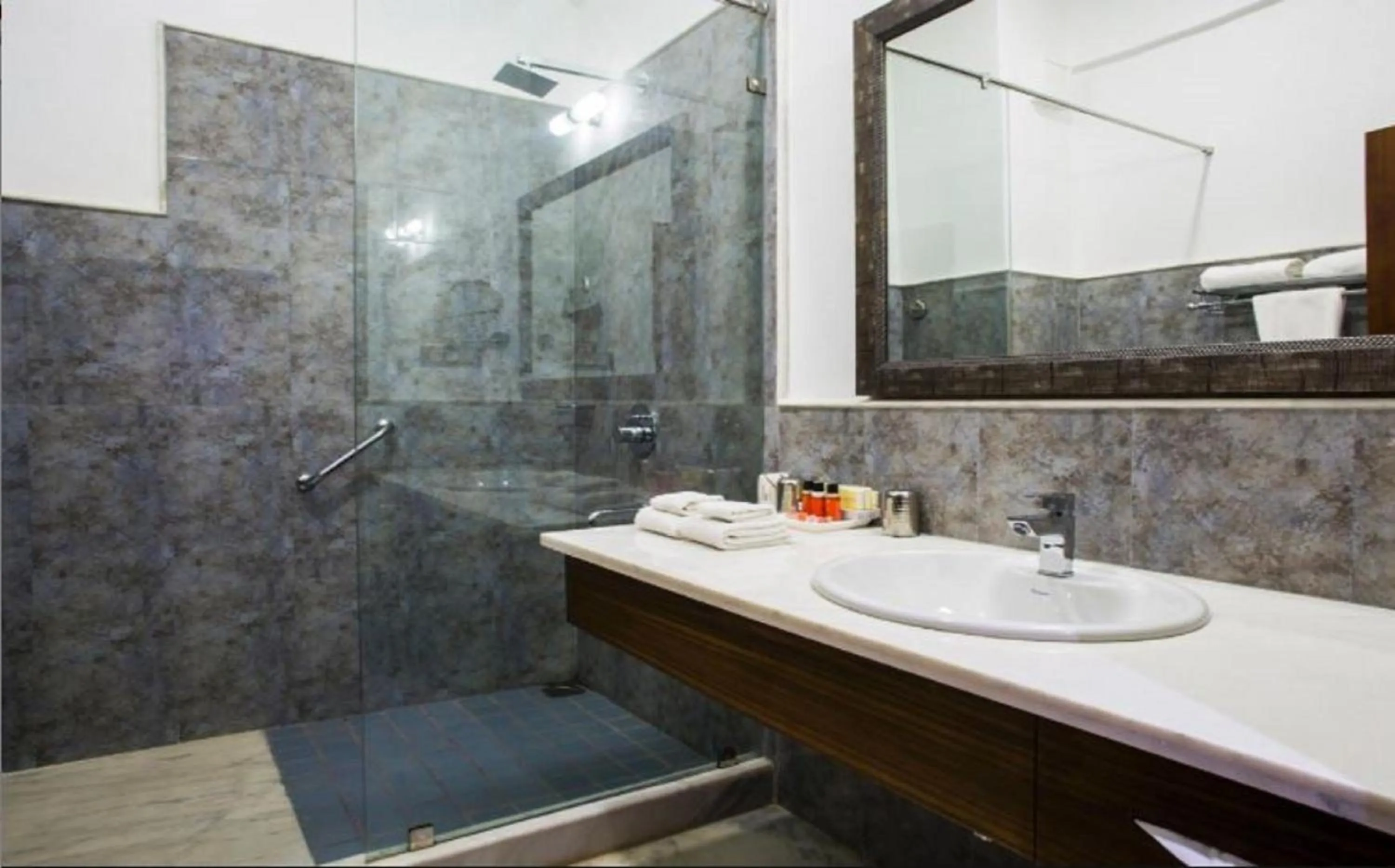 Bathroom in Fateh Niwas by Fateh Collection