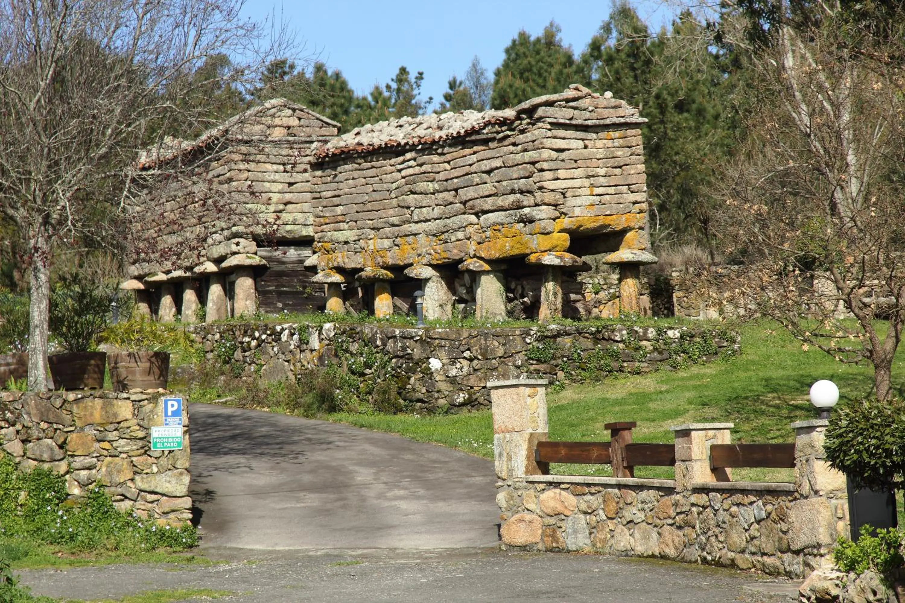 Parking in Hotel Rustico Lugar Do Cotariño