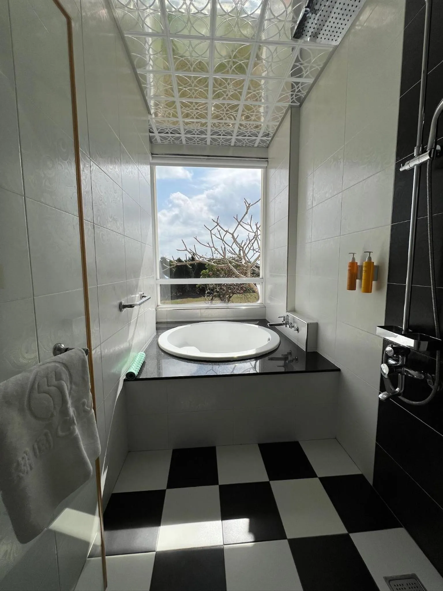 Bathroom in Coral B&B