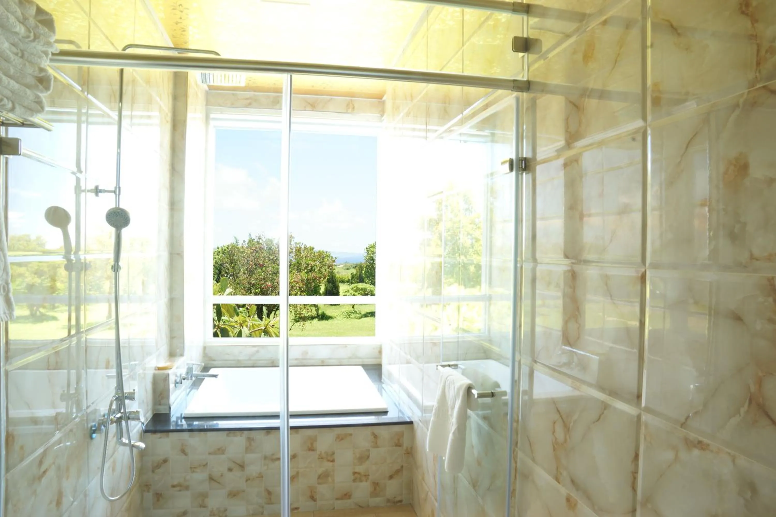 Bathroom in Coral B&B