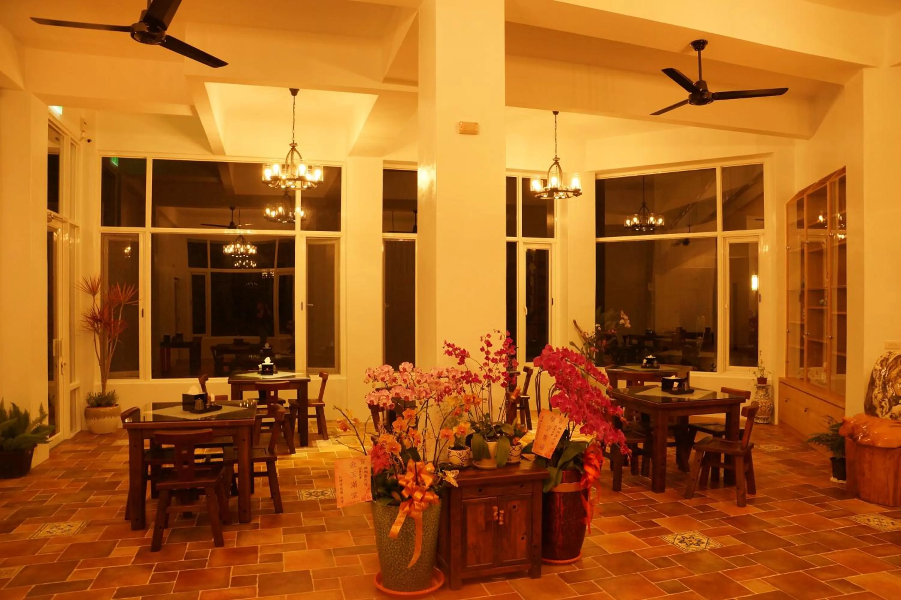 Property building in Coral B&B