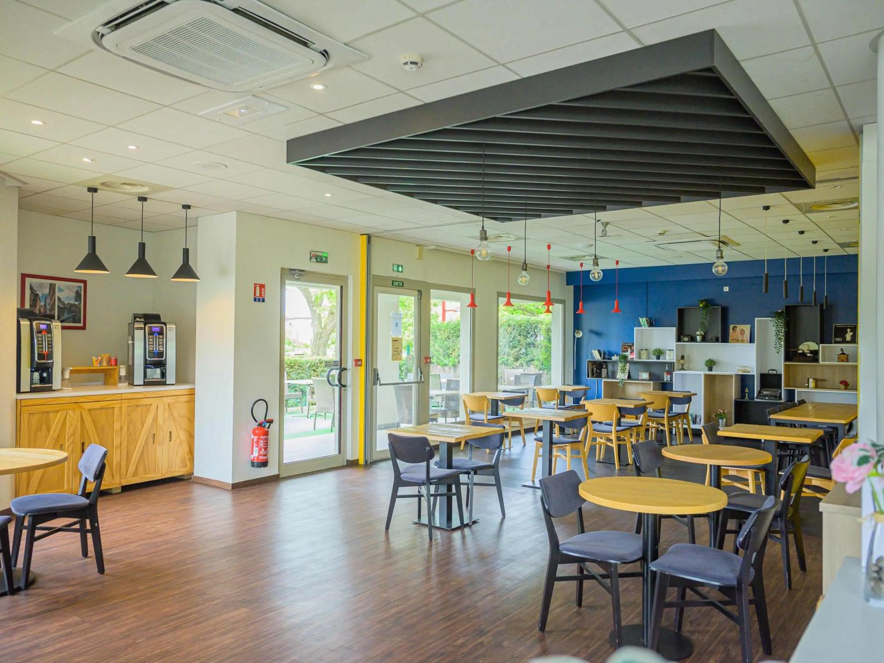 Breakfast in ibis Strasbourg Aéroport Le Zénith