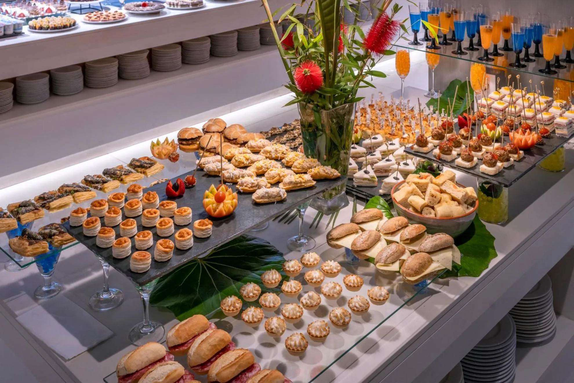 Restaurant/places to eat in Caprici Beach Hotel & Spa