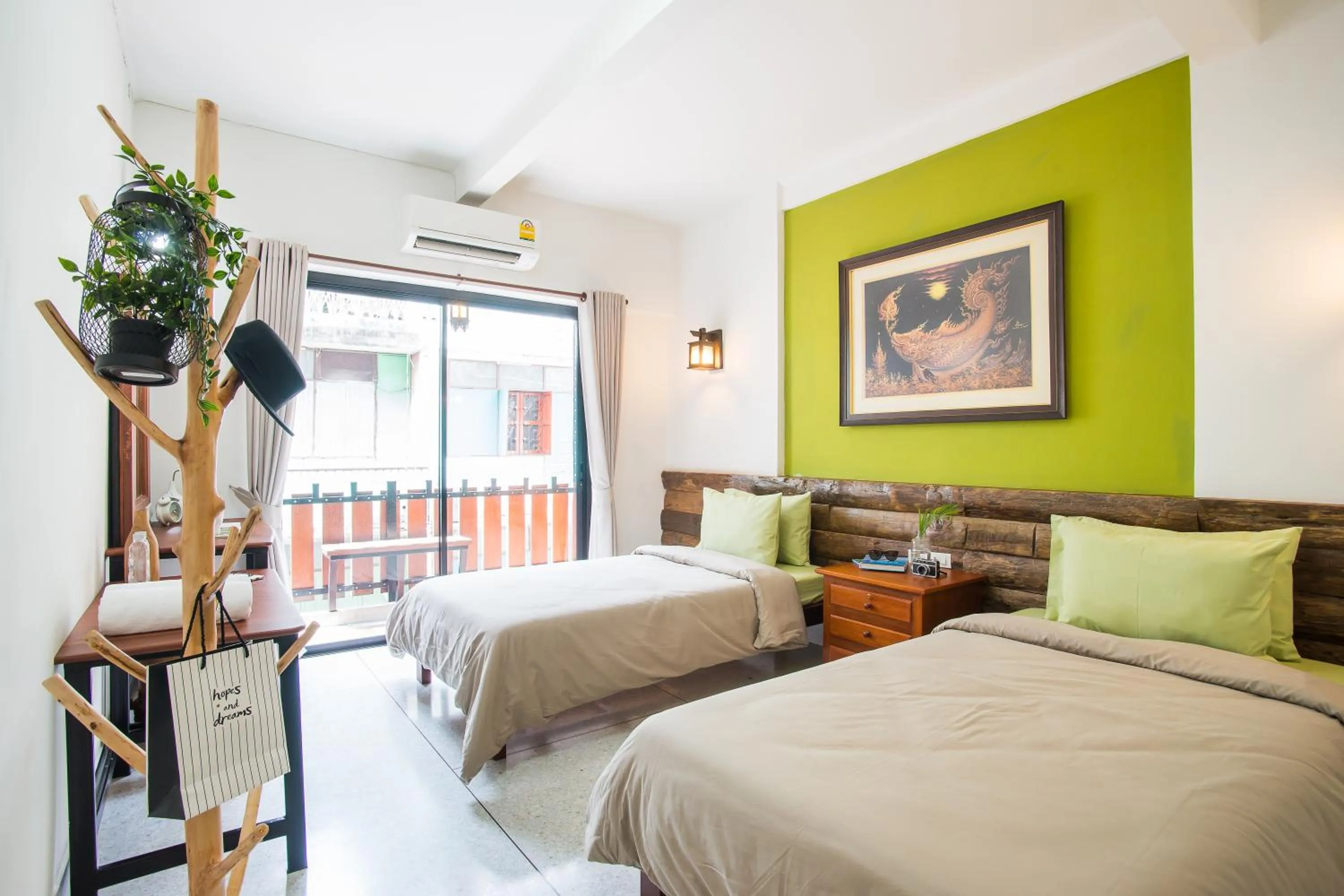 Photo of the whole room, Bed in Banthat Thong Hostel