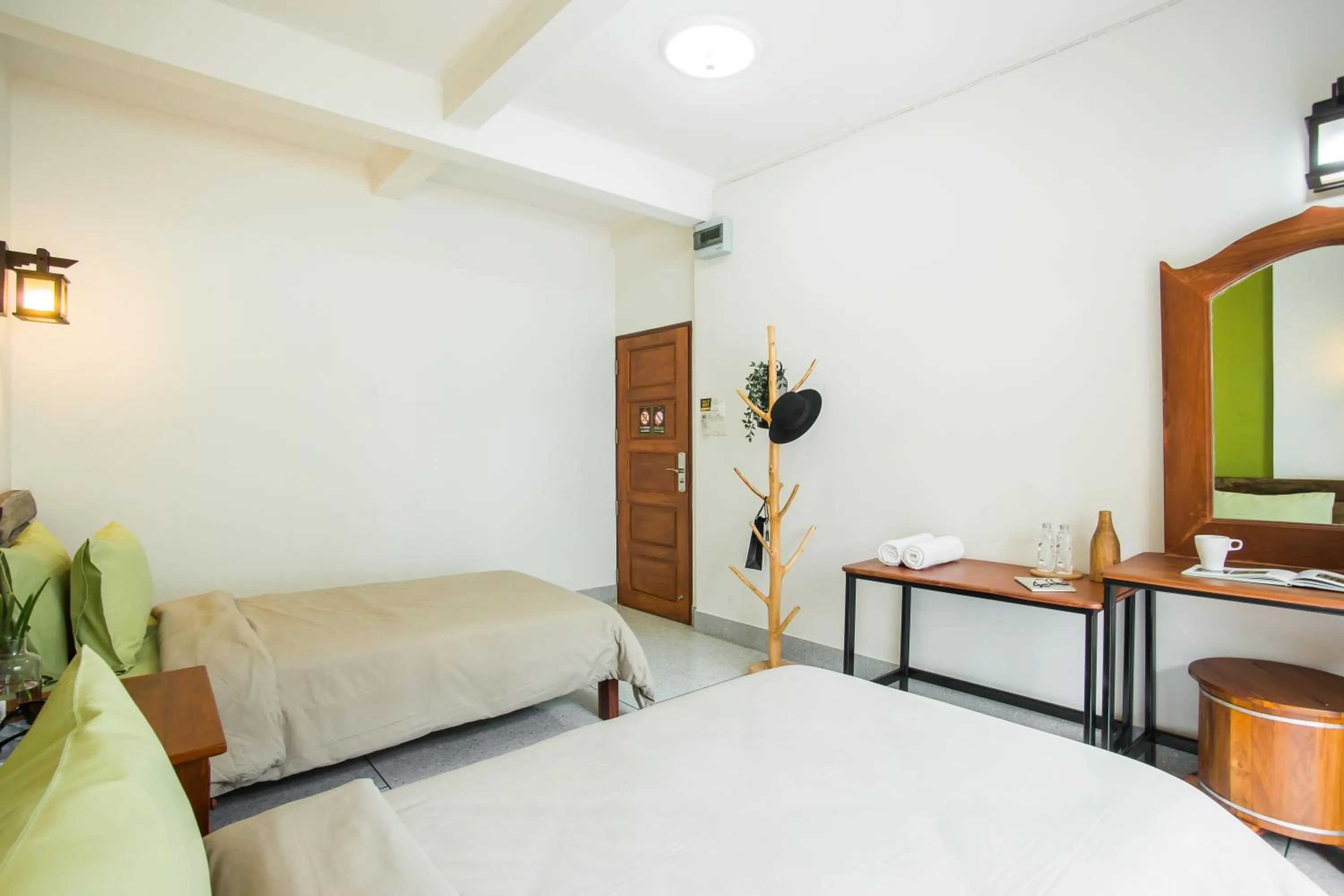 Photo of the whole room, Bed in Banthat Thong Hostel