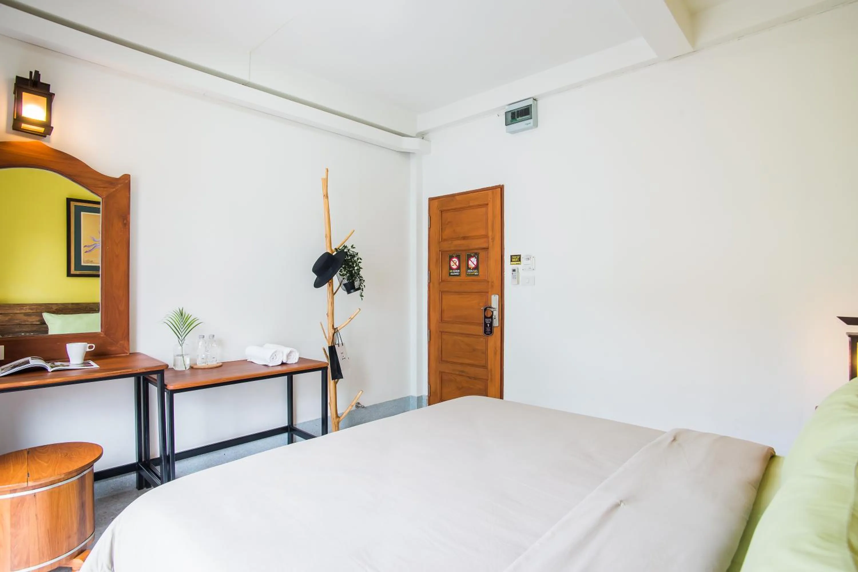 Bedroom, Bed in Banthat Thong Hostel