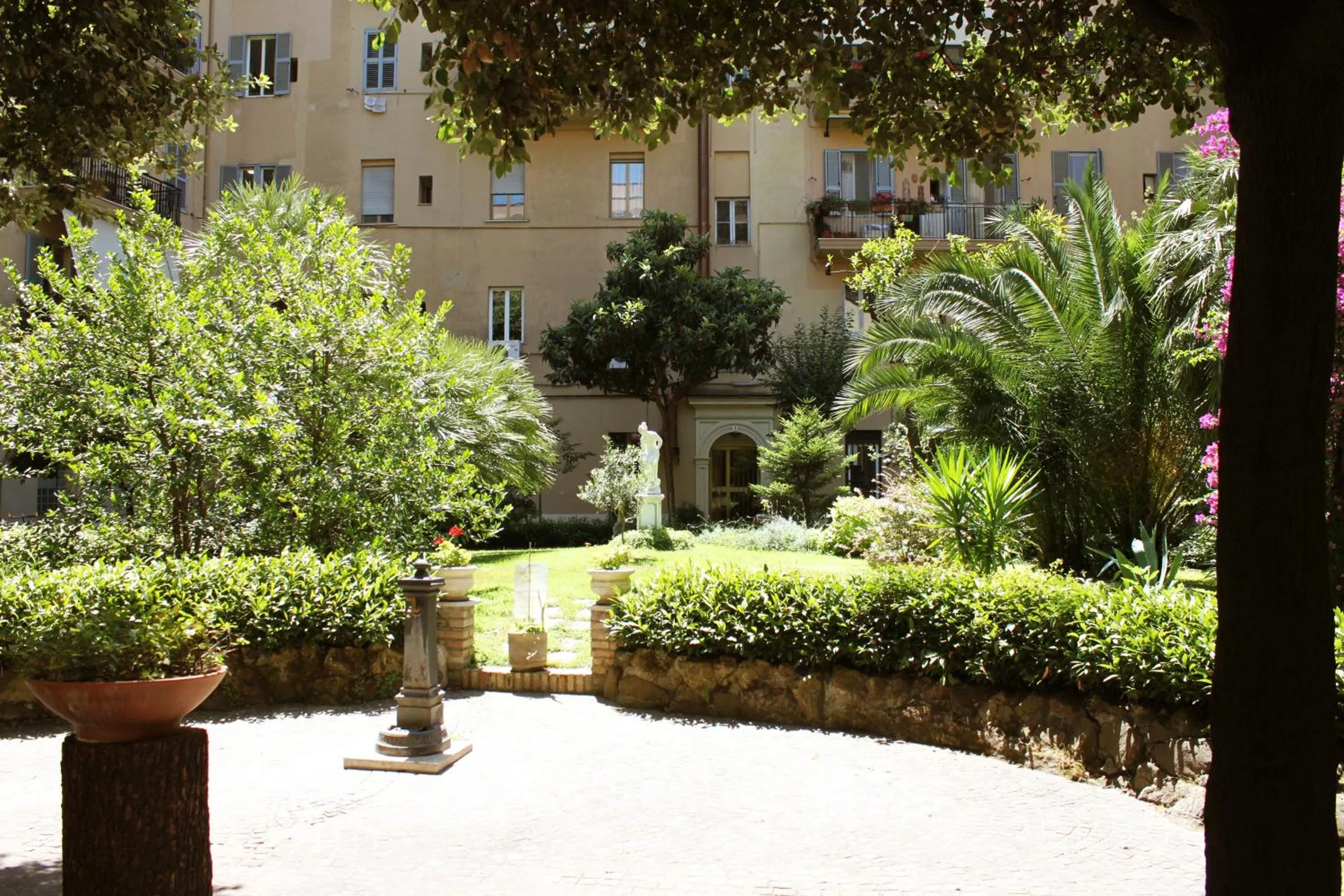 Garden view in Raphael Rooms