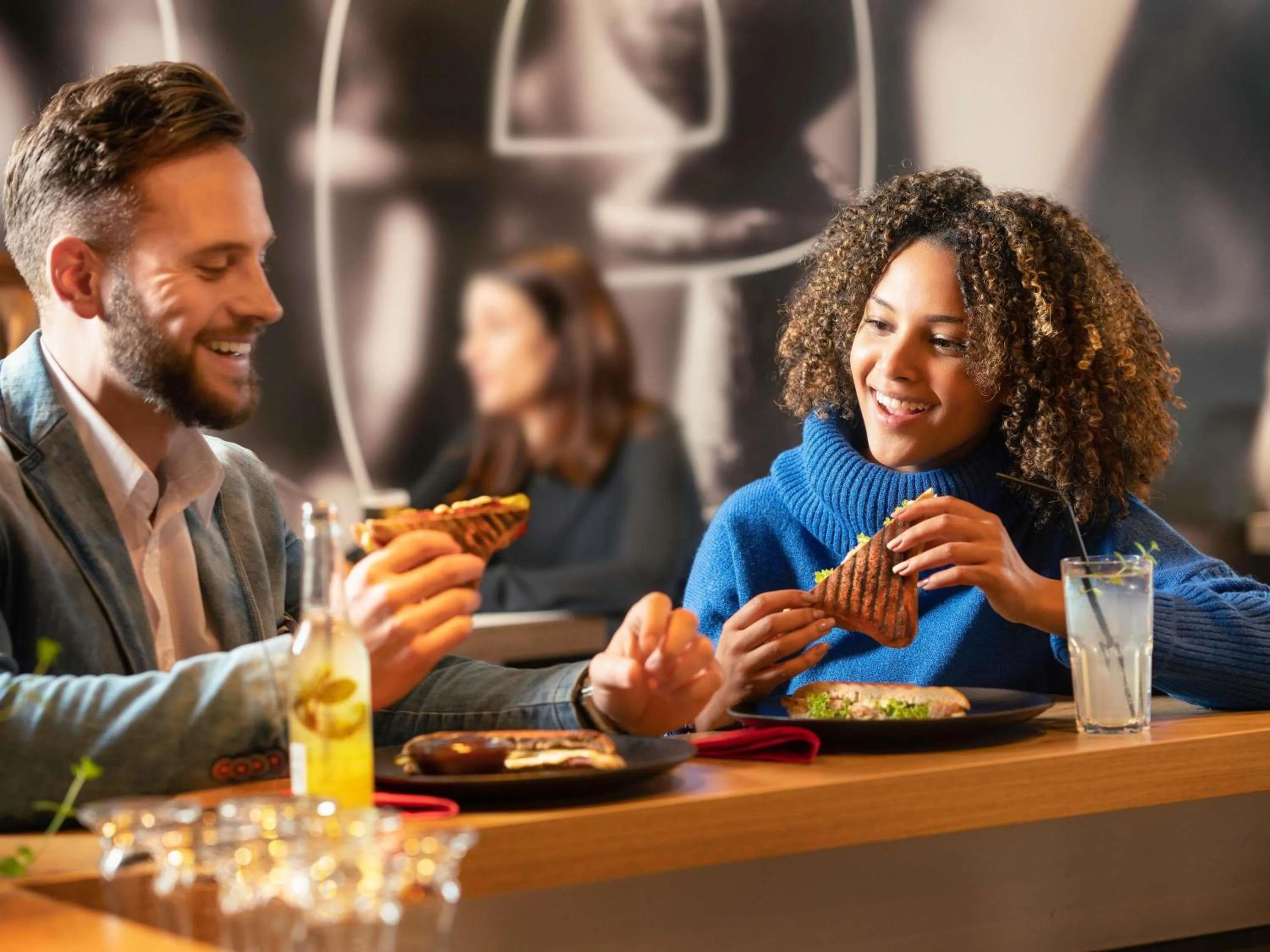 Lounge or bar in ibis Orange Centre Echangeur A7 A9