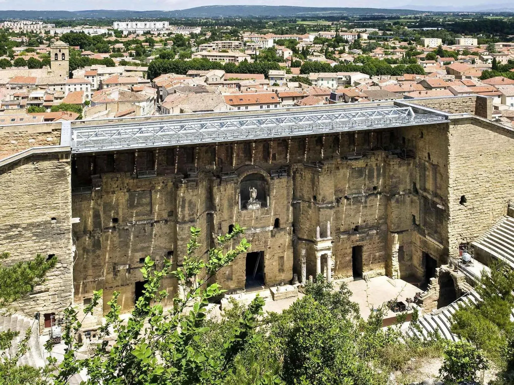 Bedroom in ibis Orange Centre Echangeur A7 A9