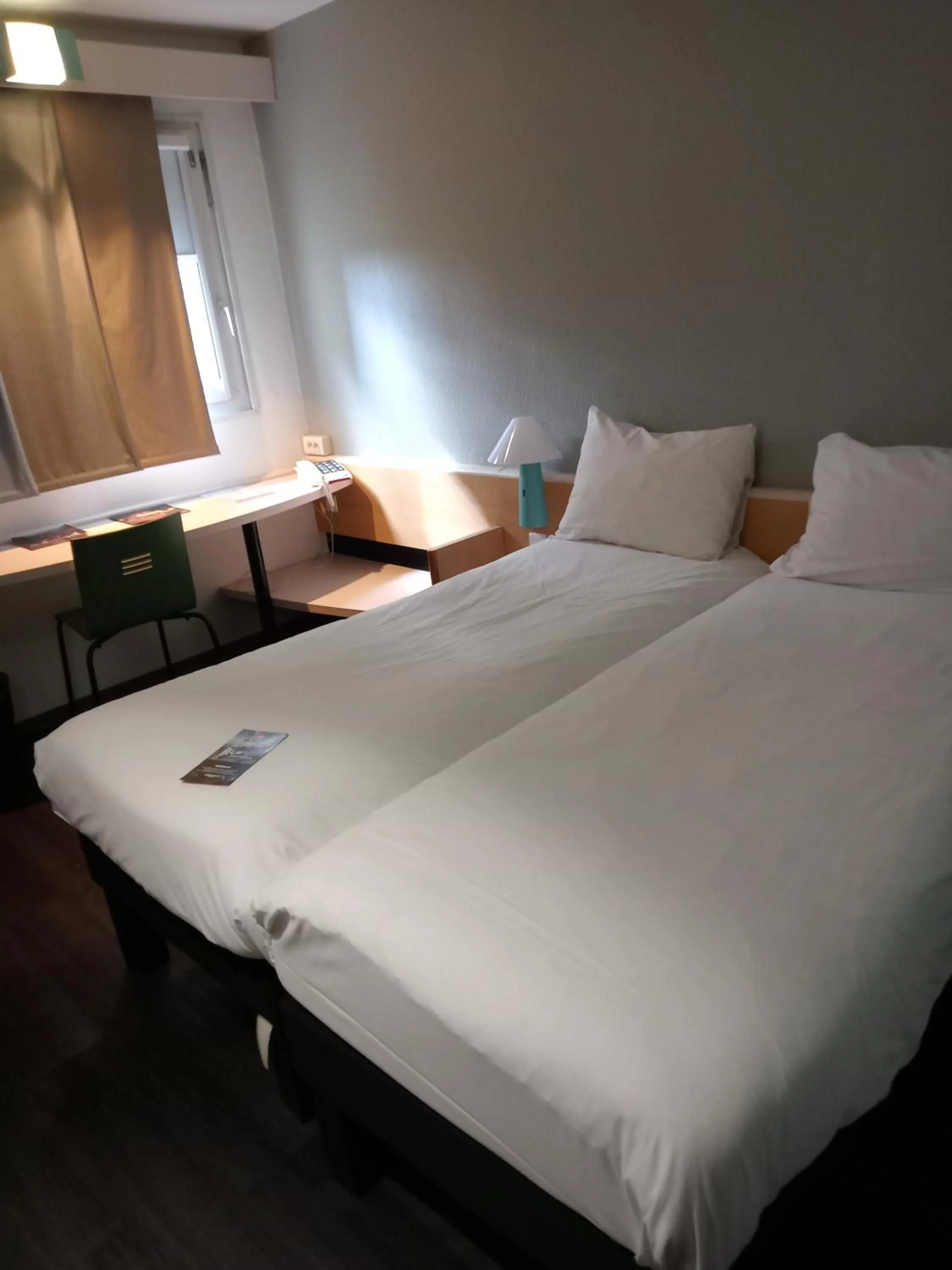 Bedroom, Bed in ibis Orange Centre Echangeur A7 A9