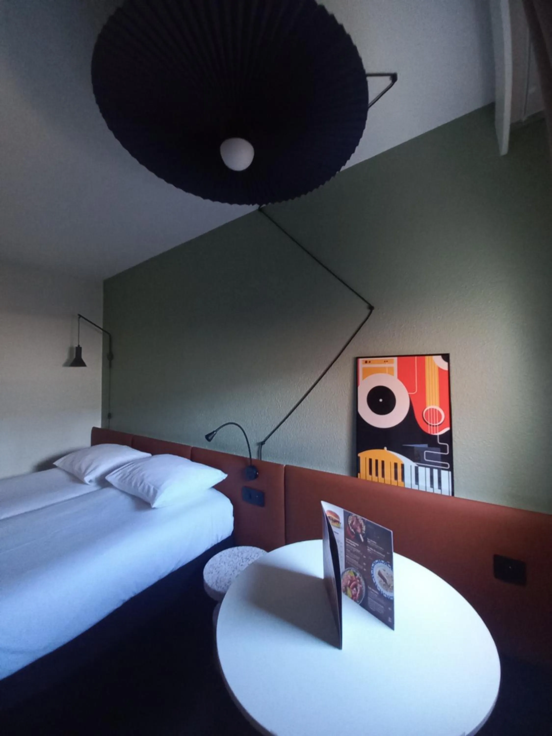 Bed in ibis Orange Centre Echangeur A7 A9