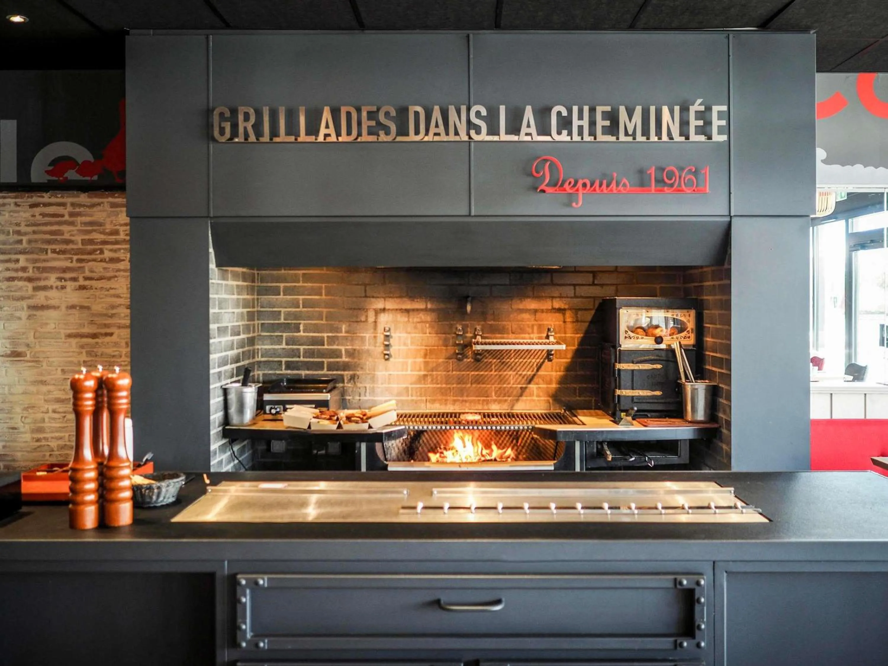 Property building in ibis Orange Centre Echangeur A7 A9