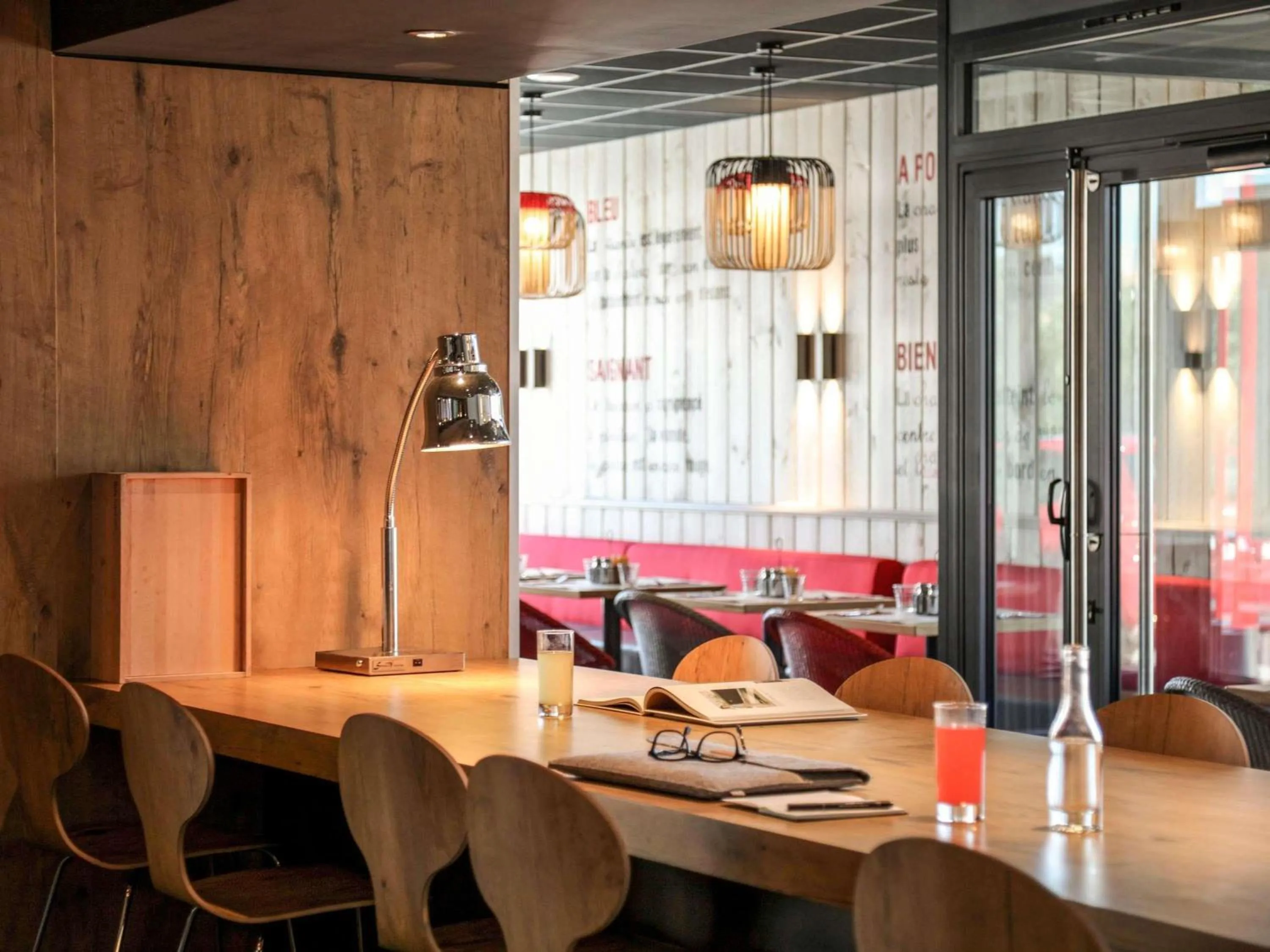 Restaurant/places to eat in ibis Orange Centre Echangeur A7 A9