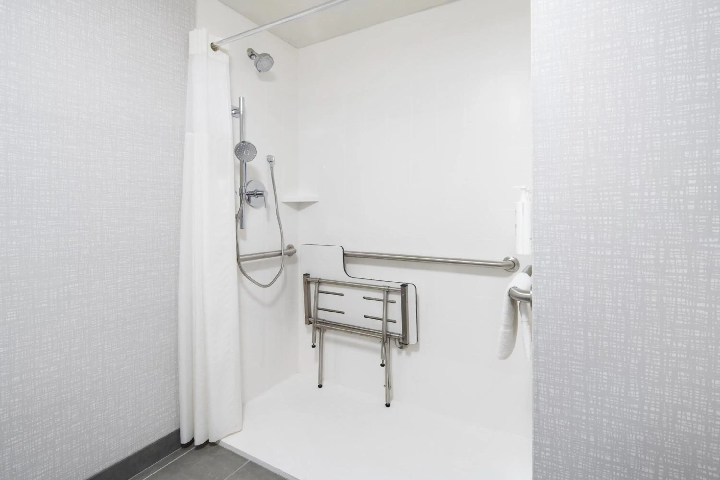 Bathroom in Hampton Inn St. George