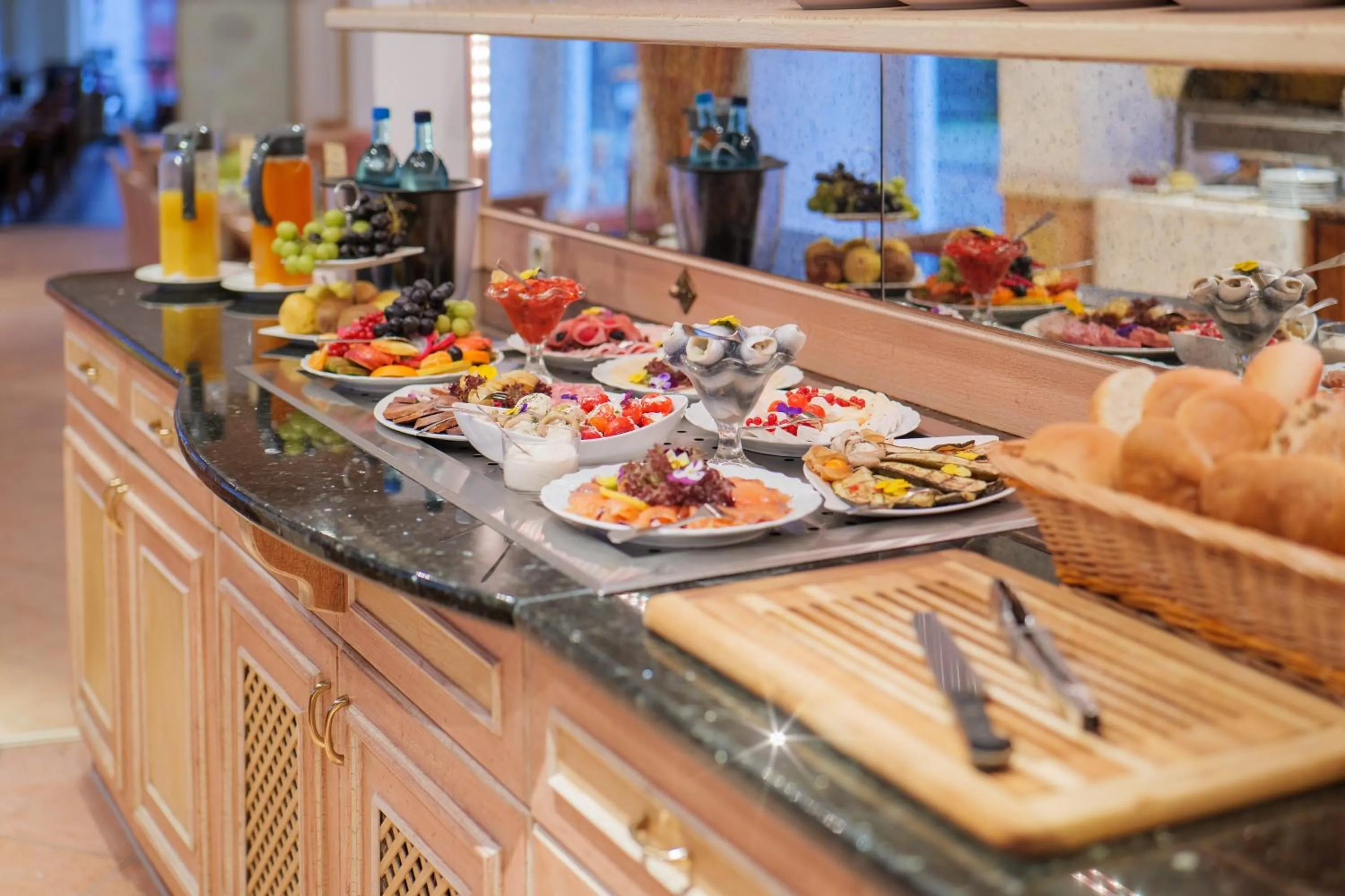 Buffet breakfast in Hotel GARNI Residenz Am Markt Meißen