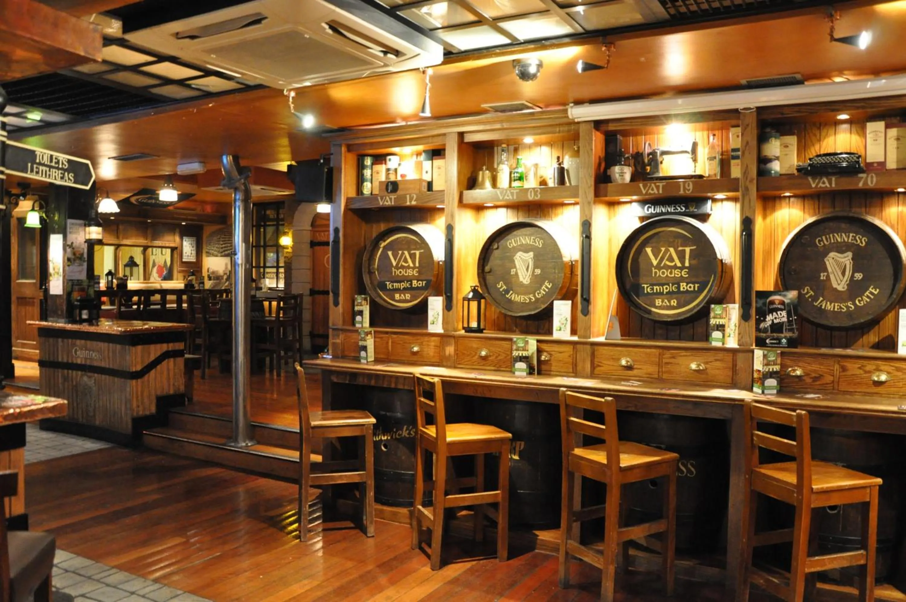 Lounge or bar in Blooms Hotel