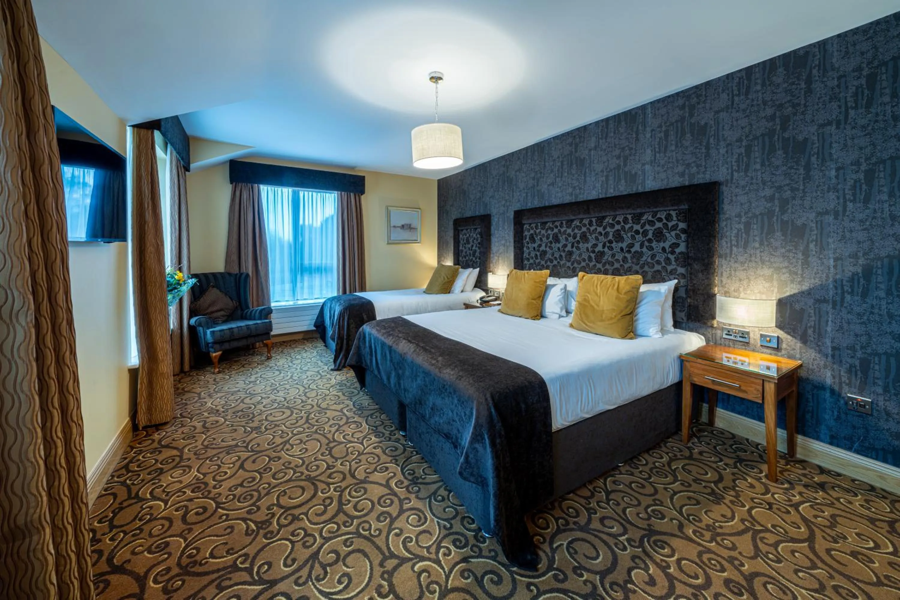 Bed in Kettles Country House Hotel