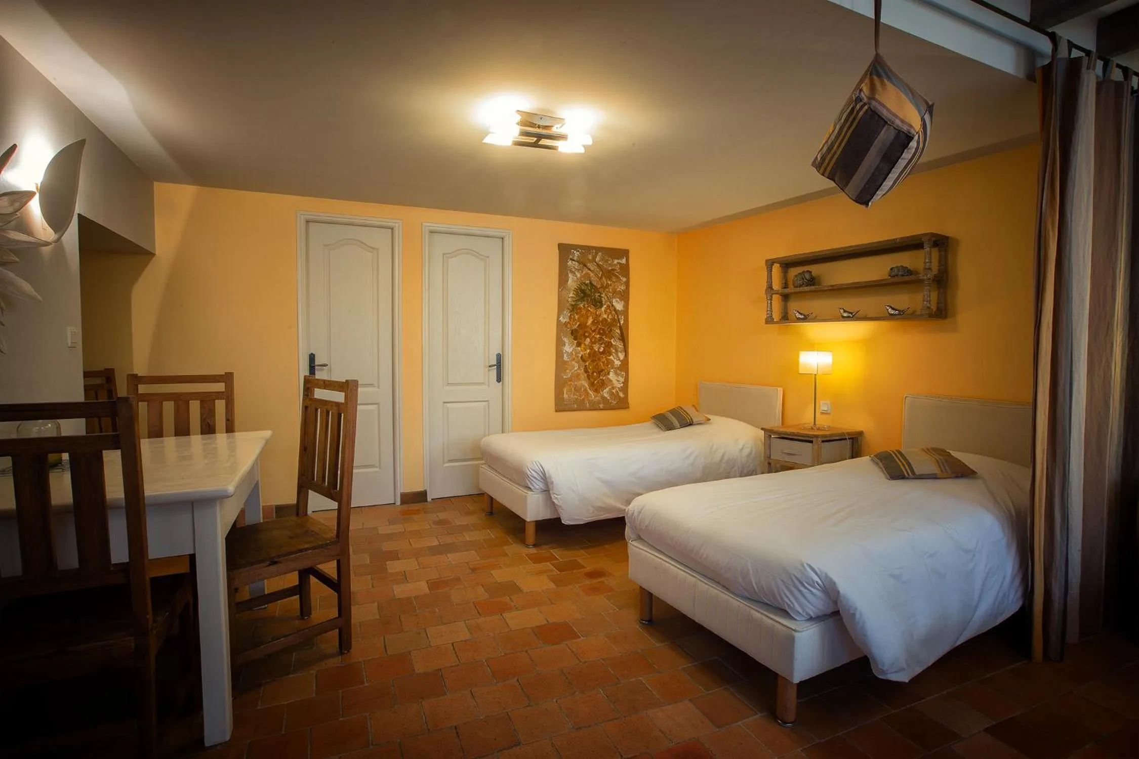 Photo of the whole room, Bed in Hôtel & Spa Chai De La Paleine