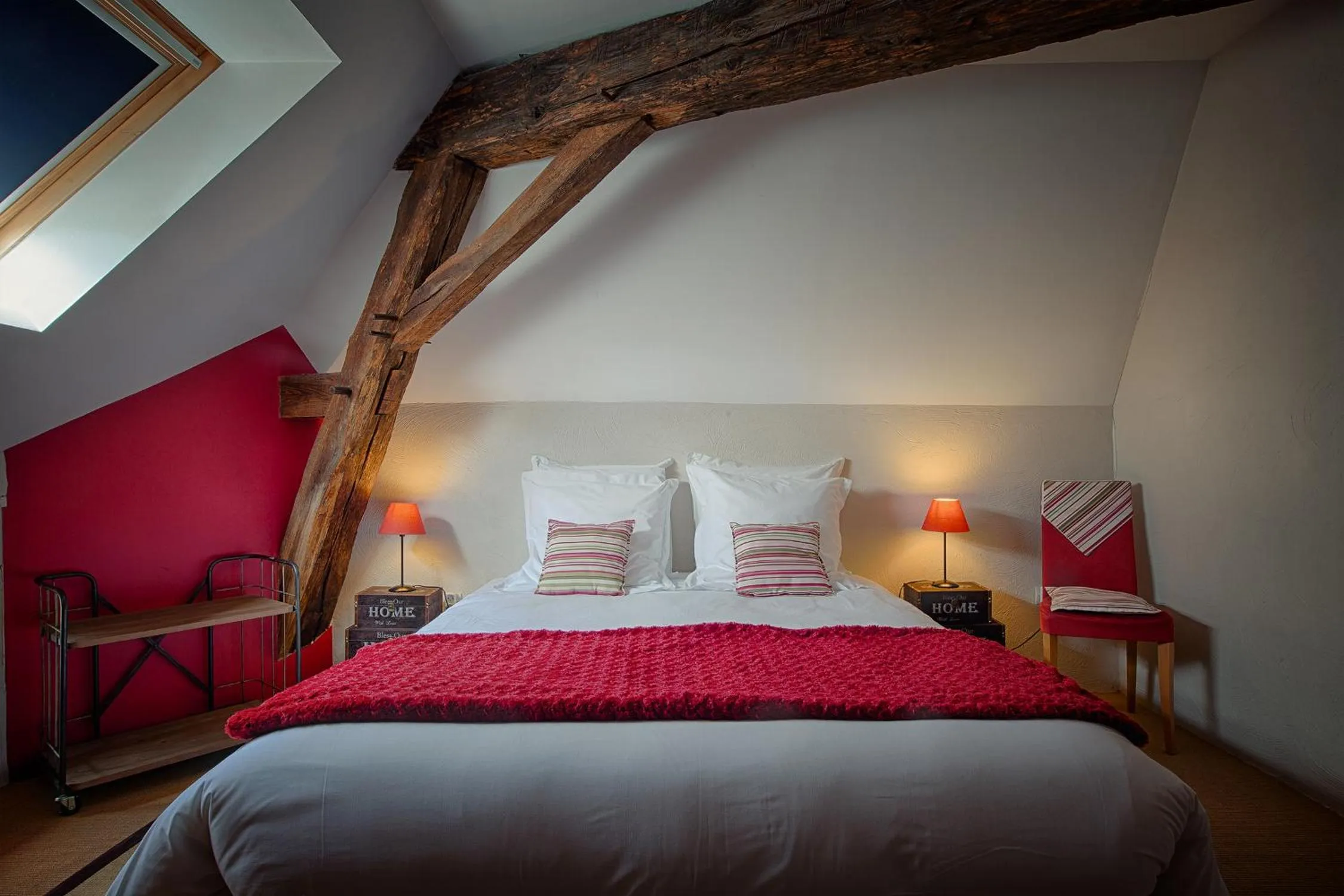 Photo of the whole room, Bed in Hôtel & Spa Chai De La Paleine