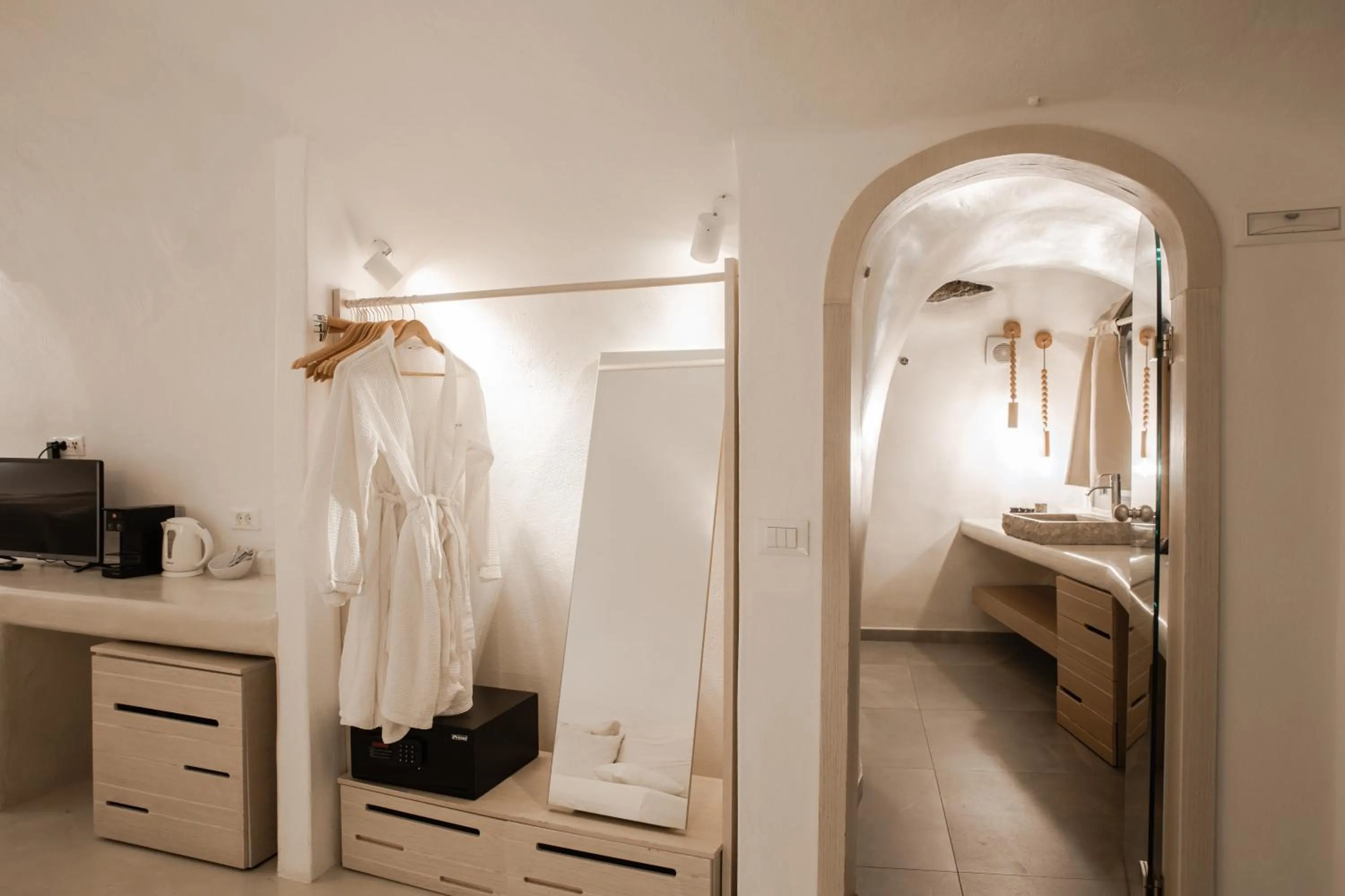 towels, Bed in Aperto Suites - Adults Only