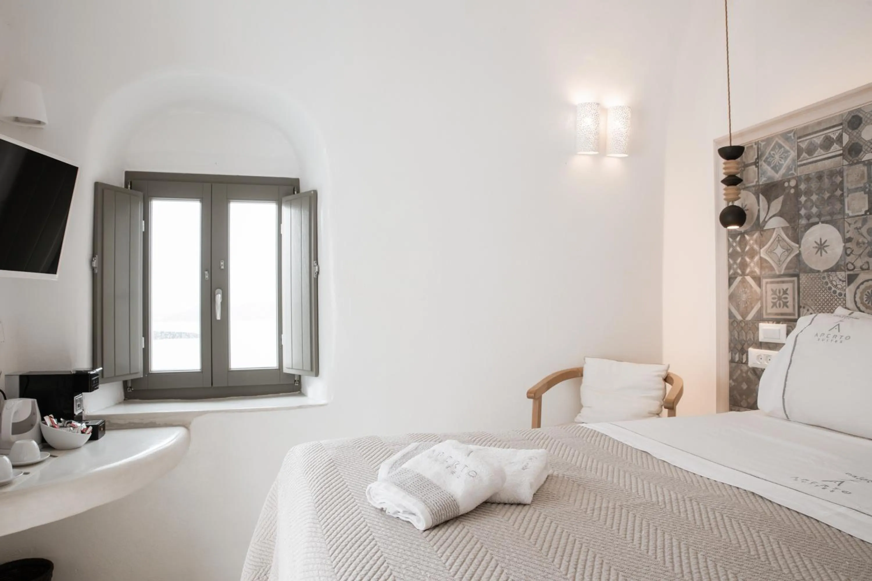 Bed in Aperto Suites - Adults Only