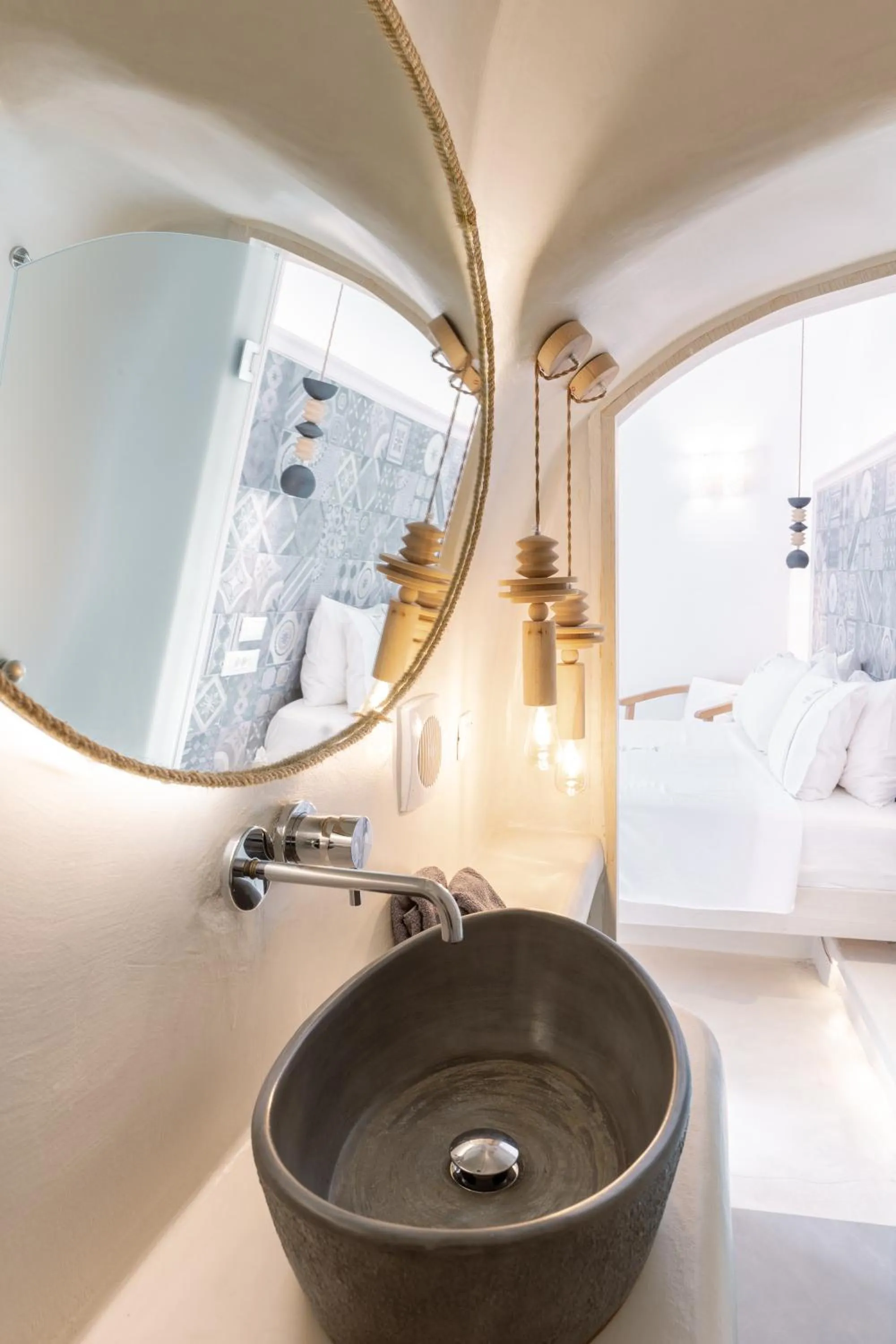 Shower, Bed in Aperto Suites - Adults Only