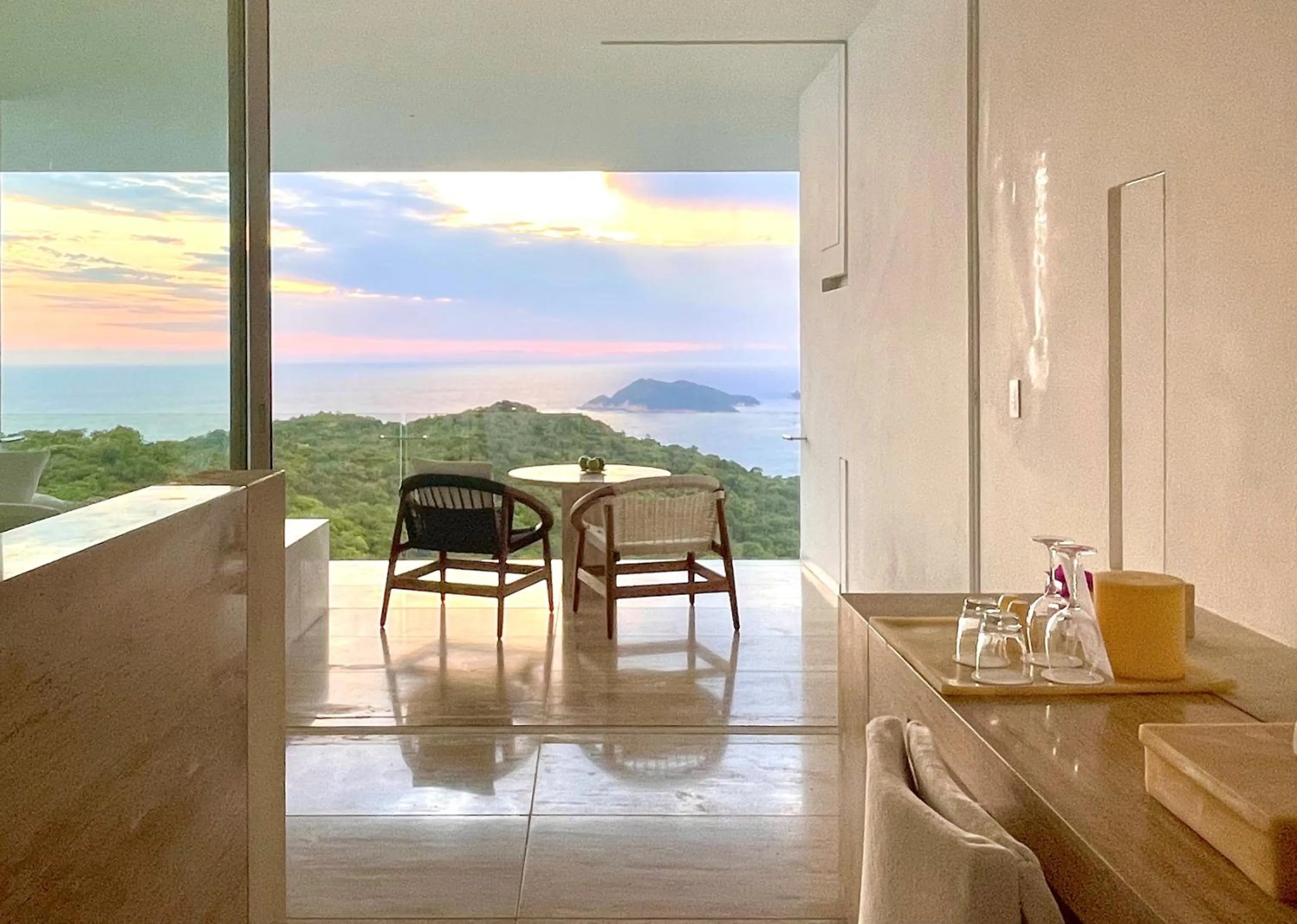 Double Suite with Balcony  in Encanto Acapulco