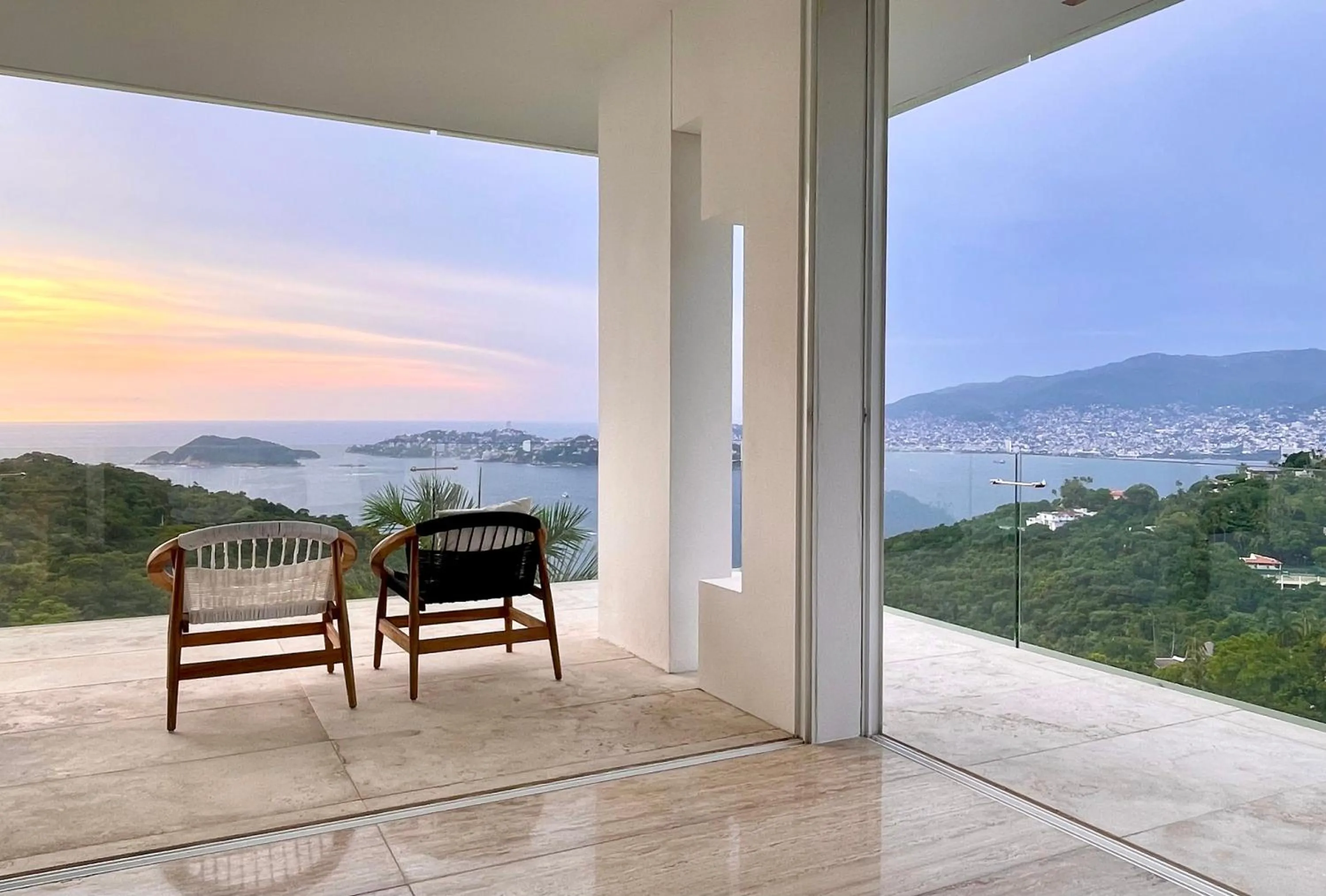 Balcony/Terrace in Encanto Acapulco