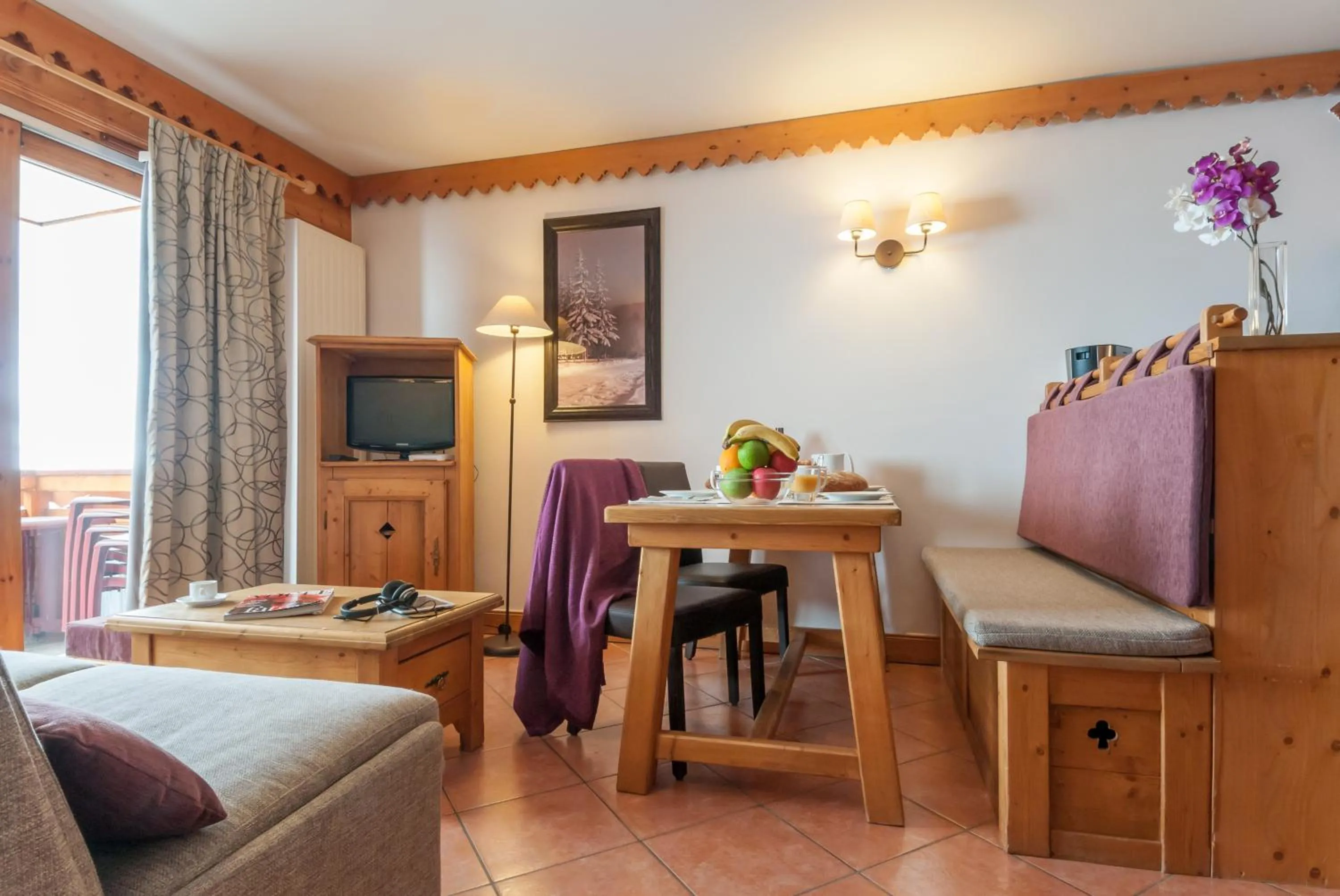 Communal lounge/ TV room in Résidence Pierre & Vacances Premium Les Hauts Bois