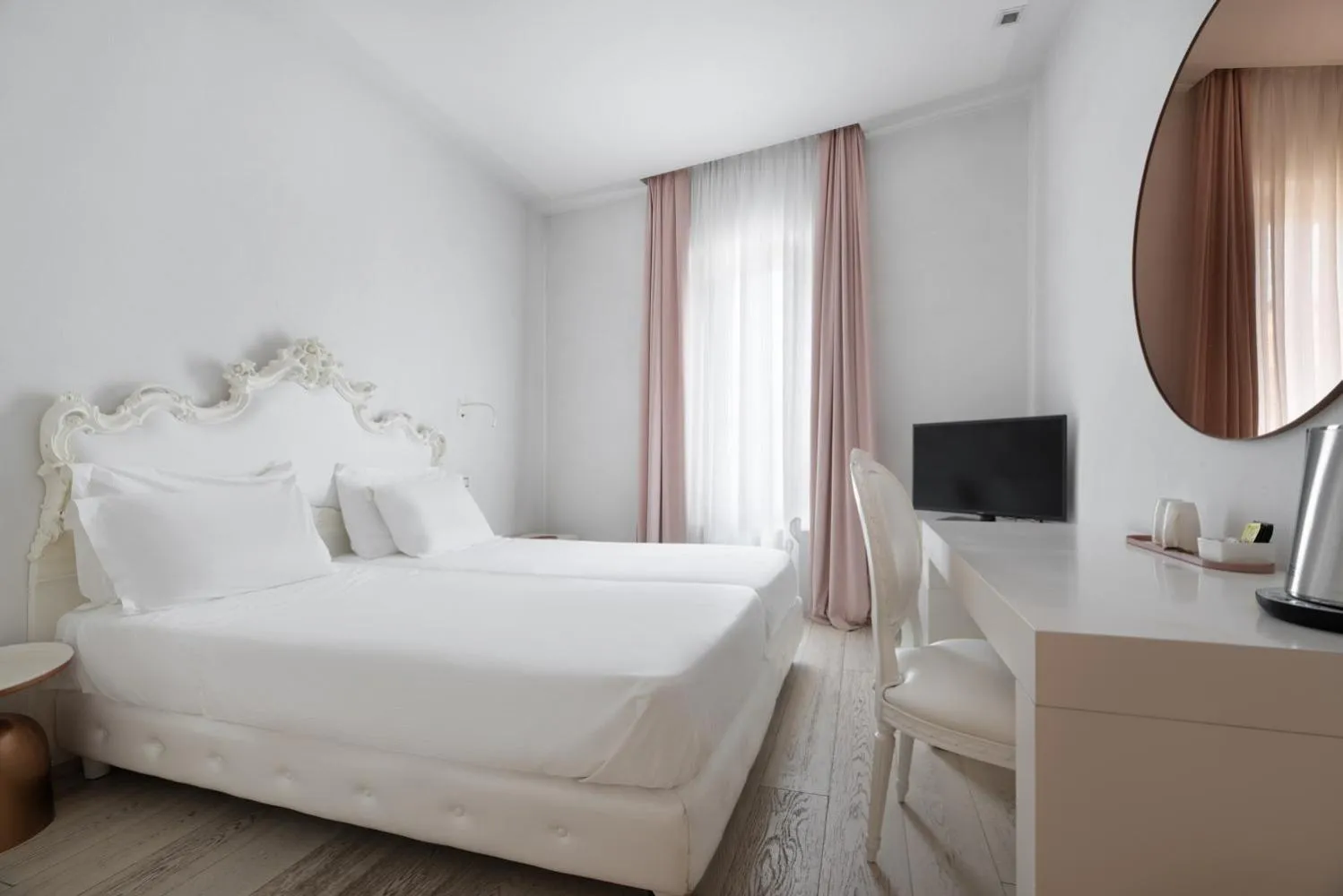 Bedroom, Bed in Eurostars Florence Boutique