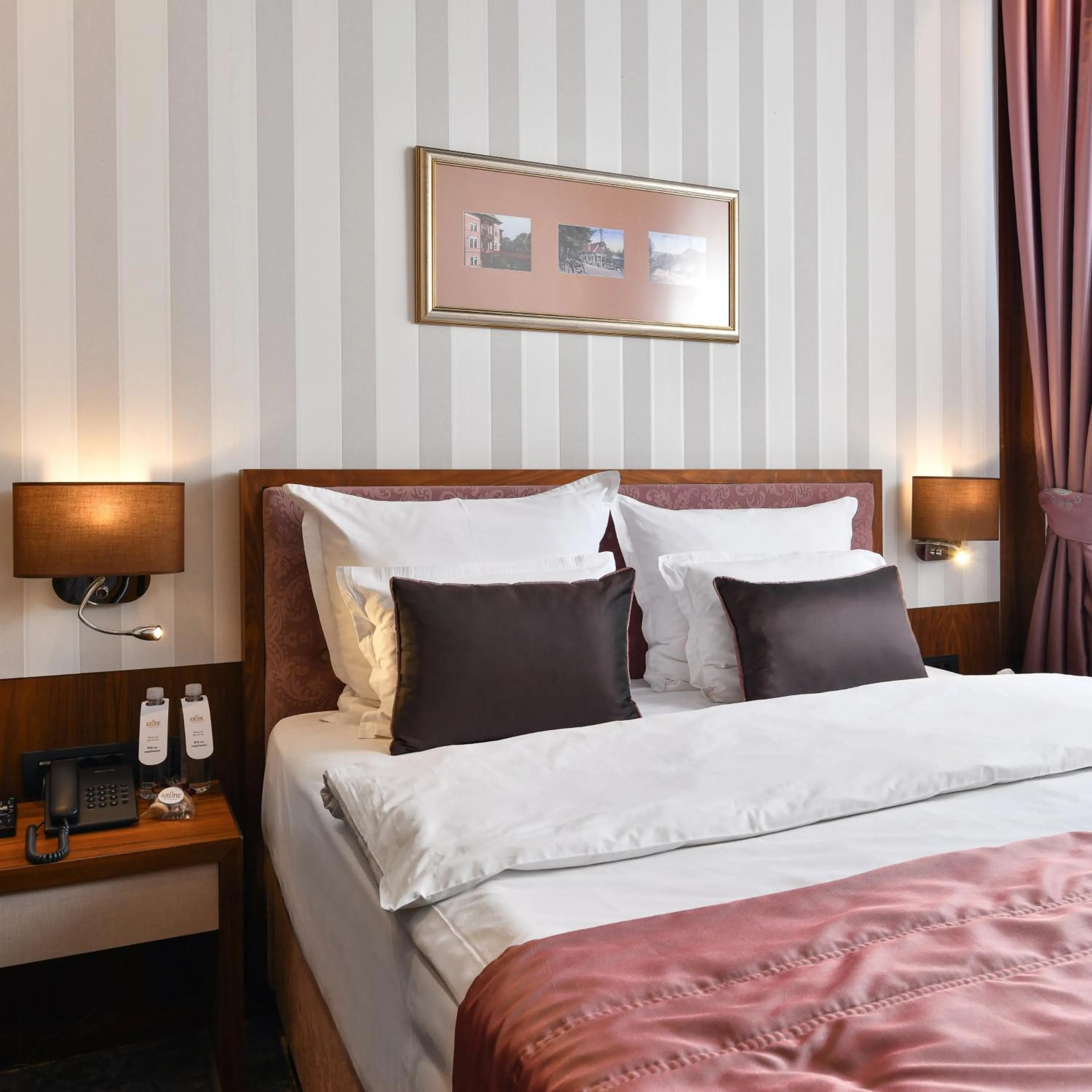 Bedroom, Bed in Heritage Hotel Krone