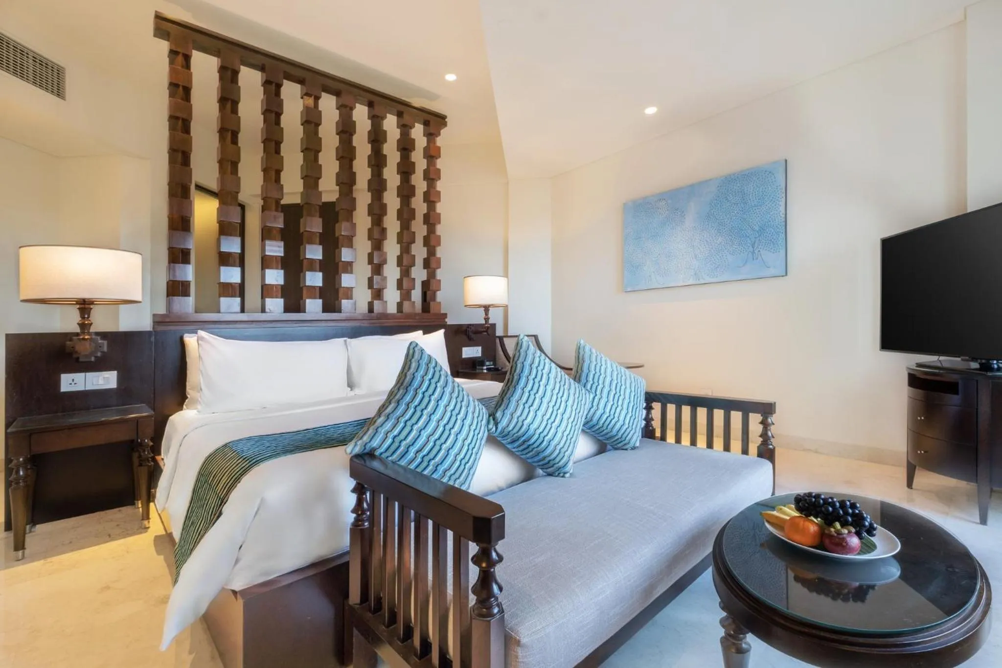 Photo of the whole room, Bed in Holiday Inn Resort Bali Nusa Dua by IHG