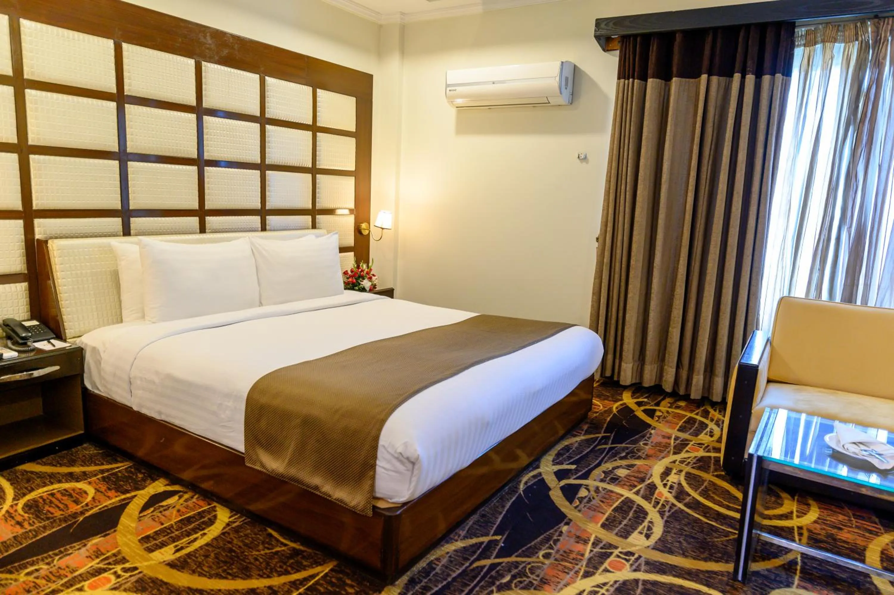 Bedroom, Bed in Hotel One Abbottabad