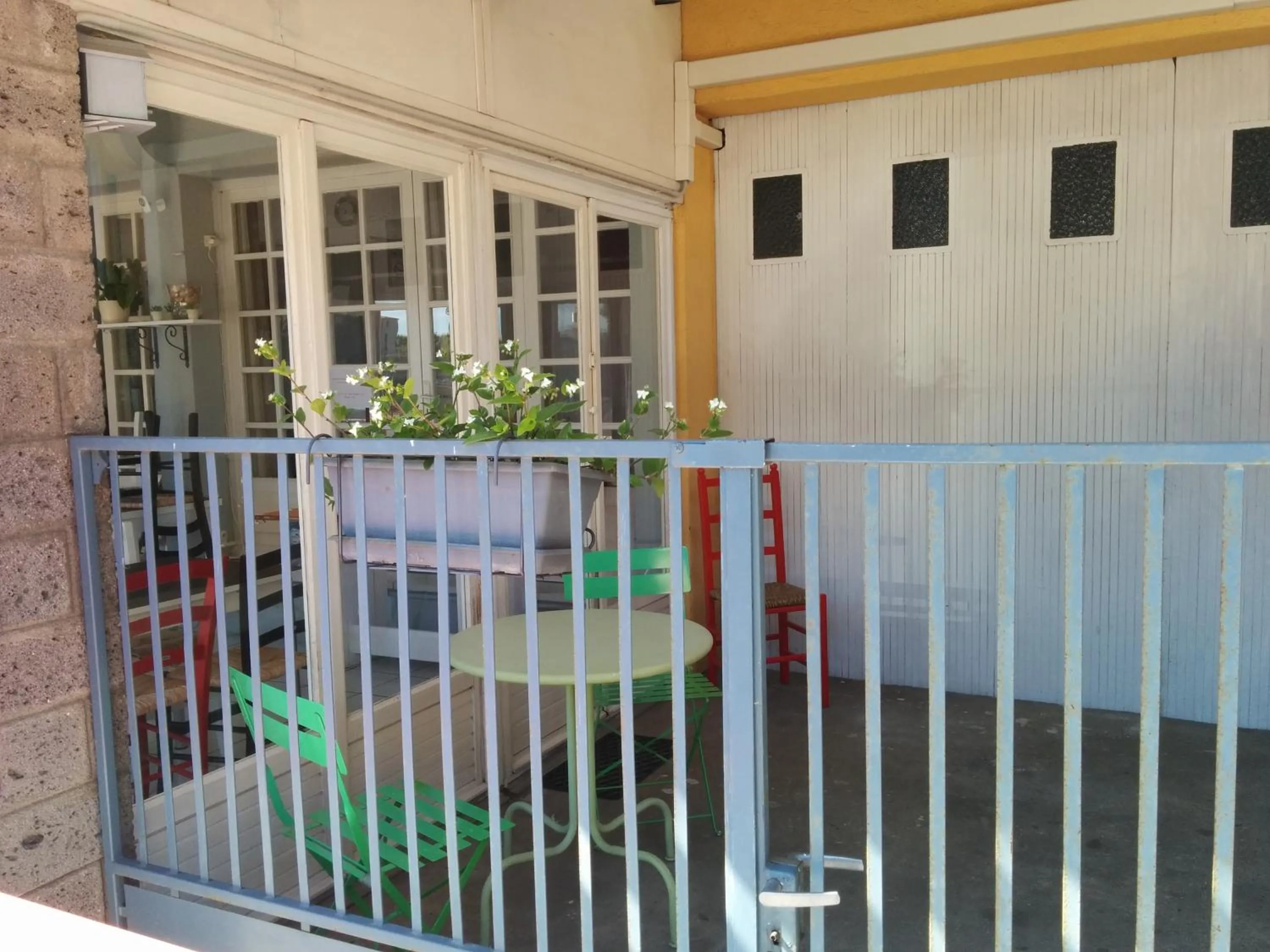 Property building in Hotel Araur