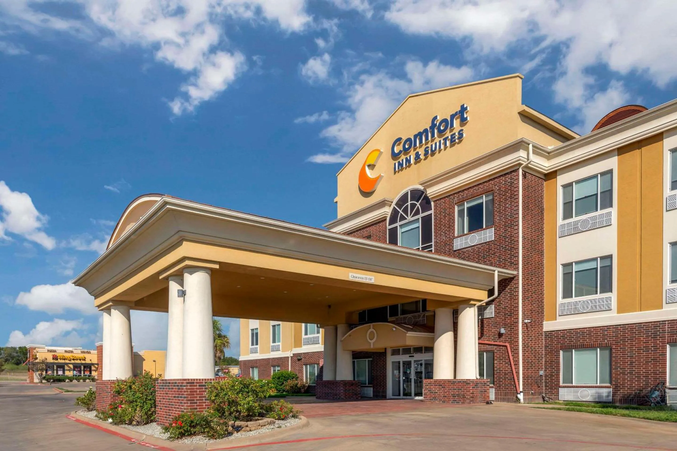 Property building in Comfort Inn & Suites Mexia