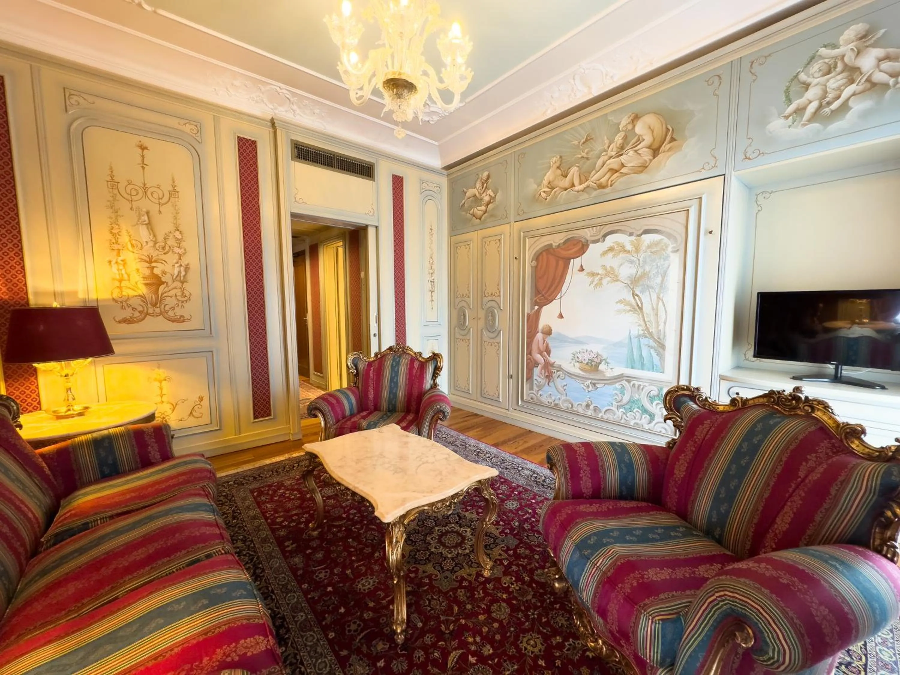 Bed in Hotel Regina Palace