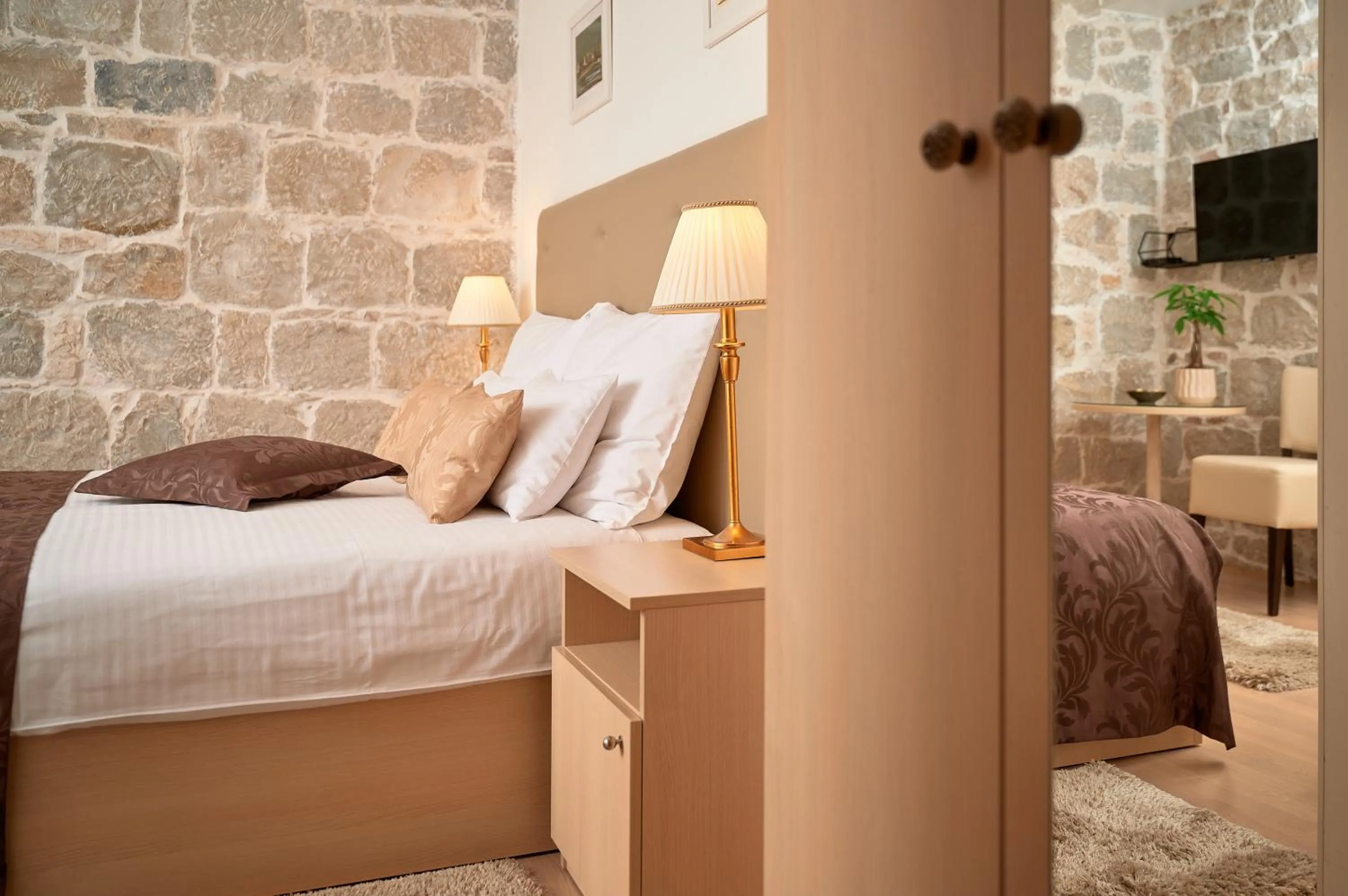 Bed in Lanterna Rooms