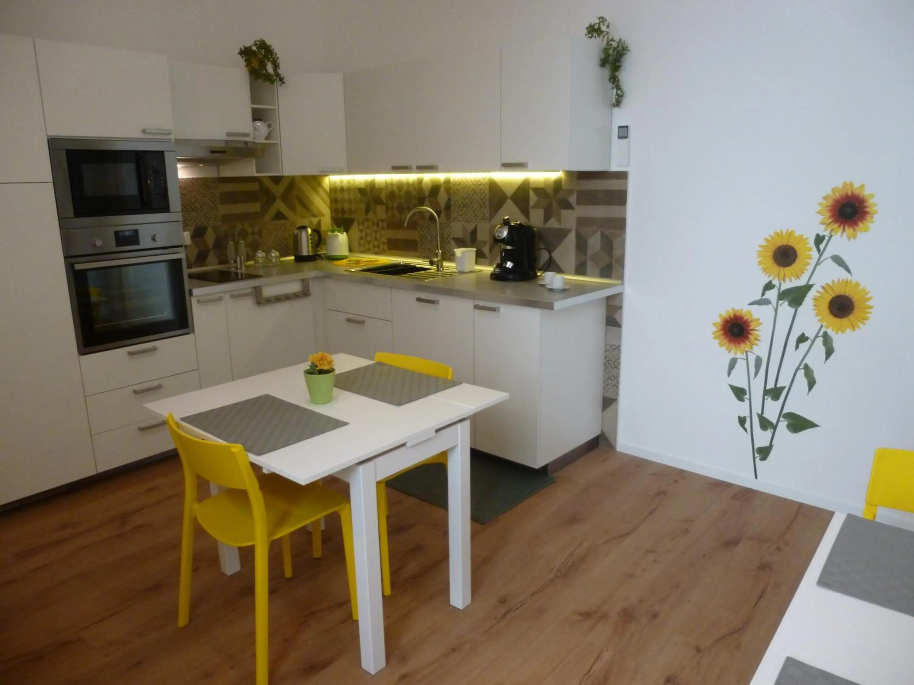 Communal kitchen in Il Faro Trapani b&b Rooms & apartments