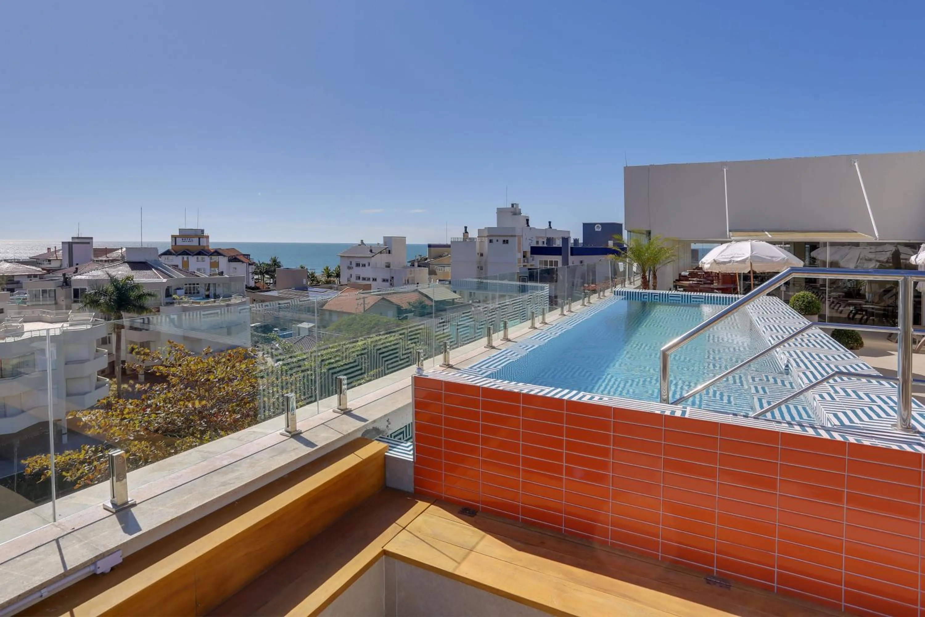 Swimming pool in Hotel Porto Sol Ingleses