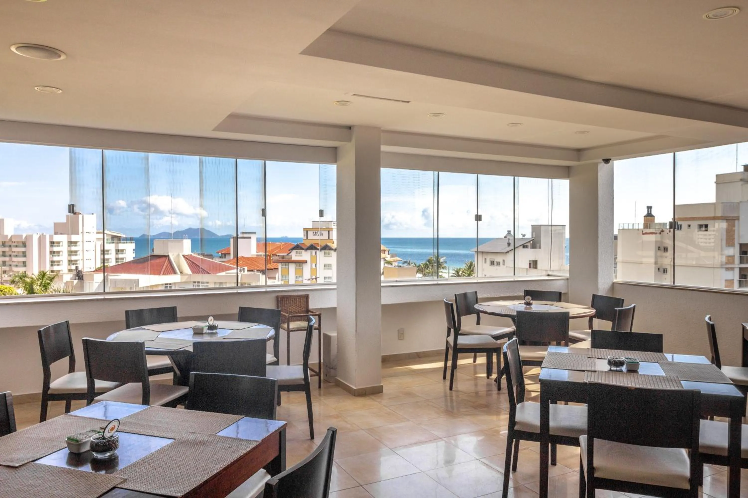 Restaurant/places to eat in Hotel Porto Sol Ingleses