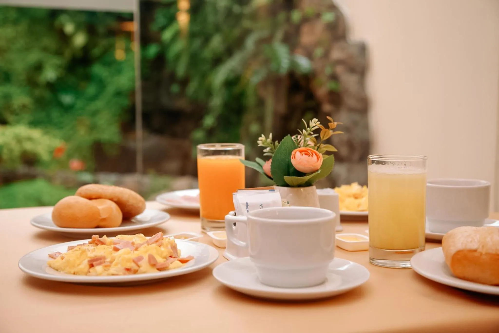 Food and drinks in Hotel Carrera