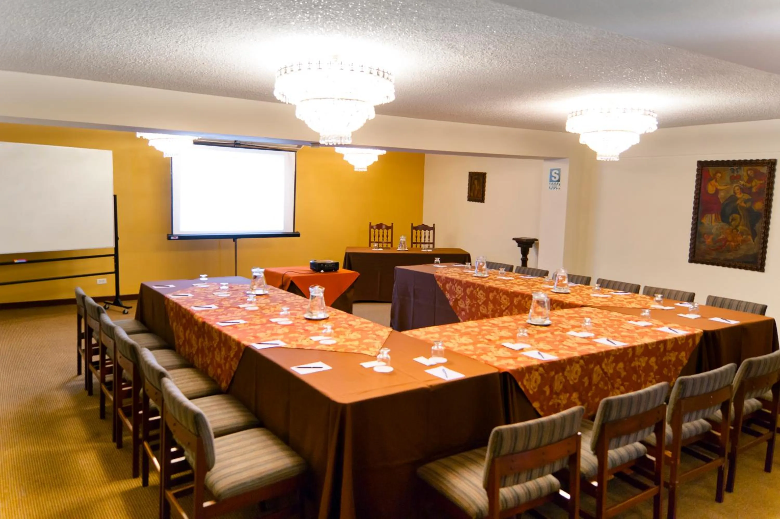 Business facilities in Hotel Carrera
