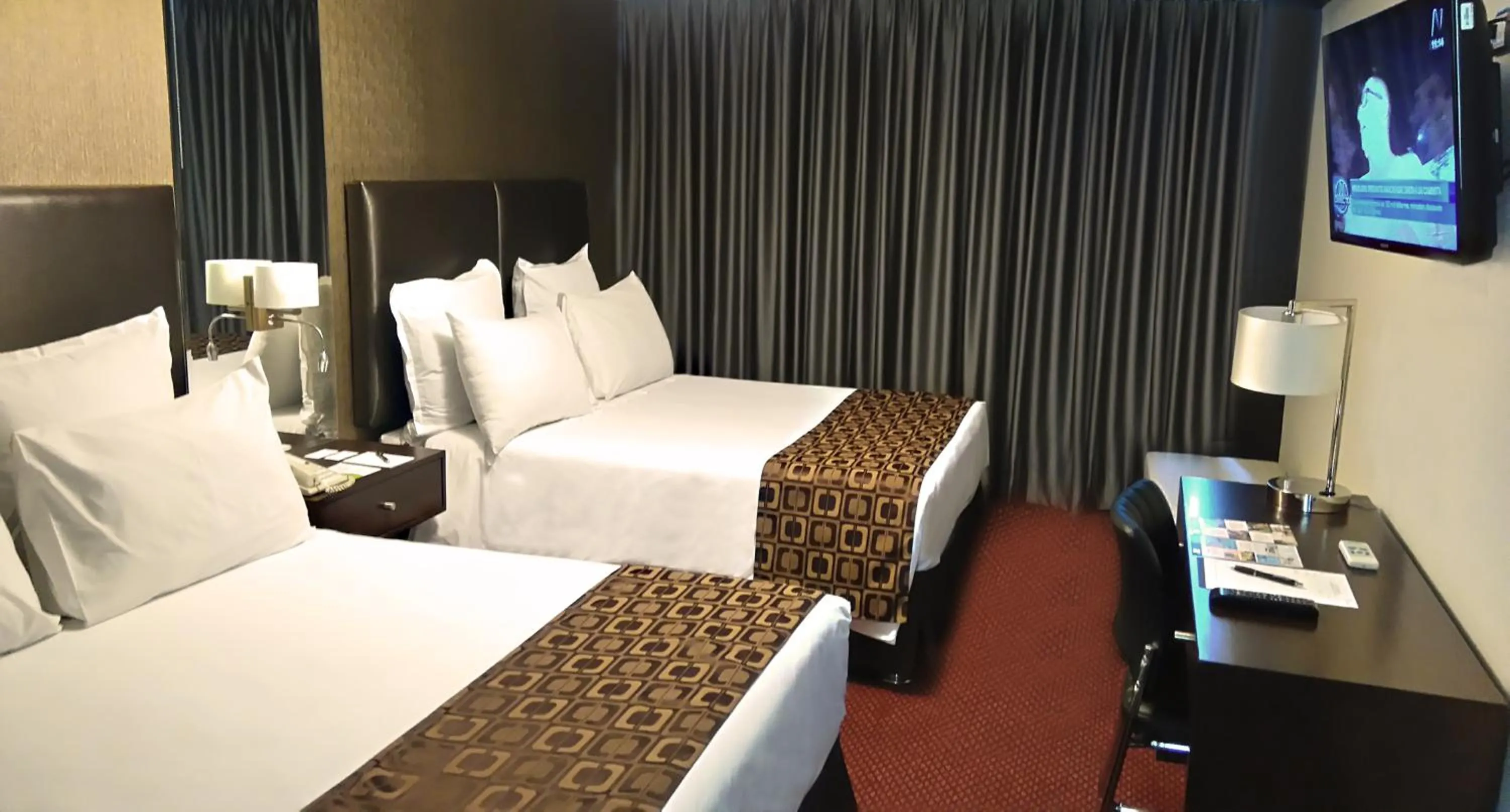 Photo of the whole room, Bed in Hotel Carrera