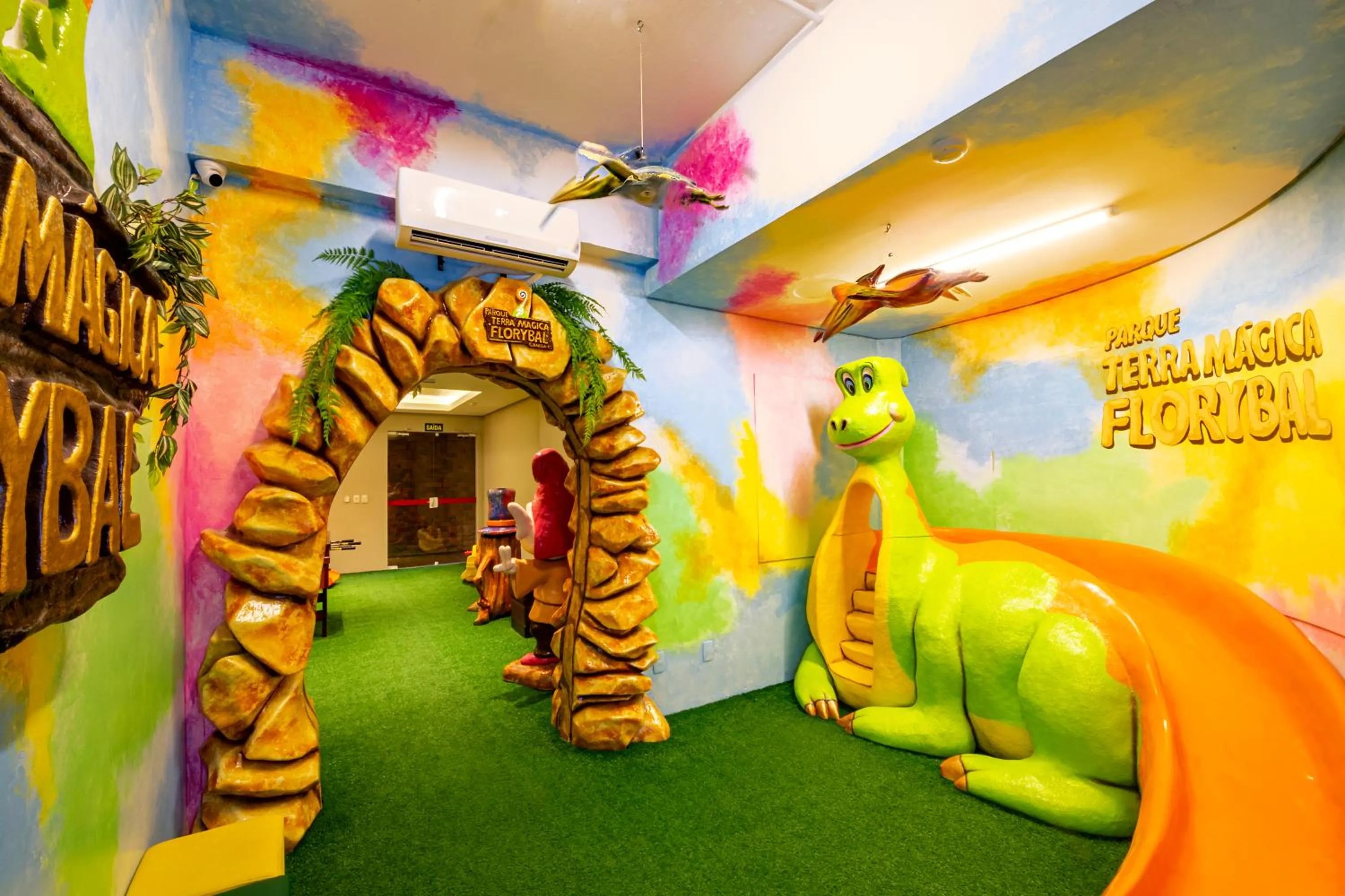 Game Room in Hotel Laghetto Siena Gramado