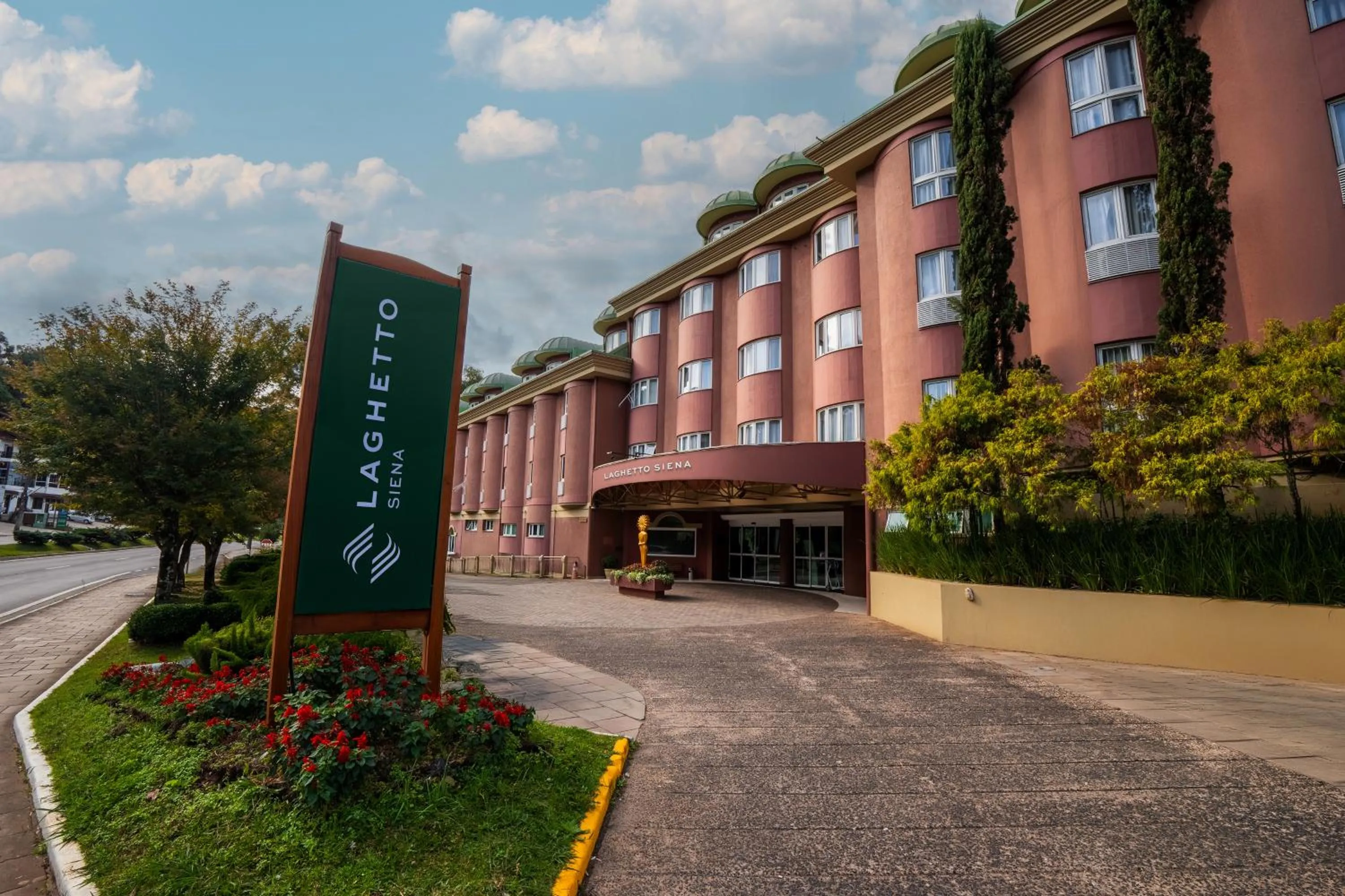 Property building in Hotel Laghetto Siena Gramado